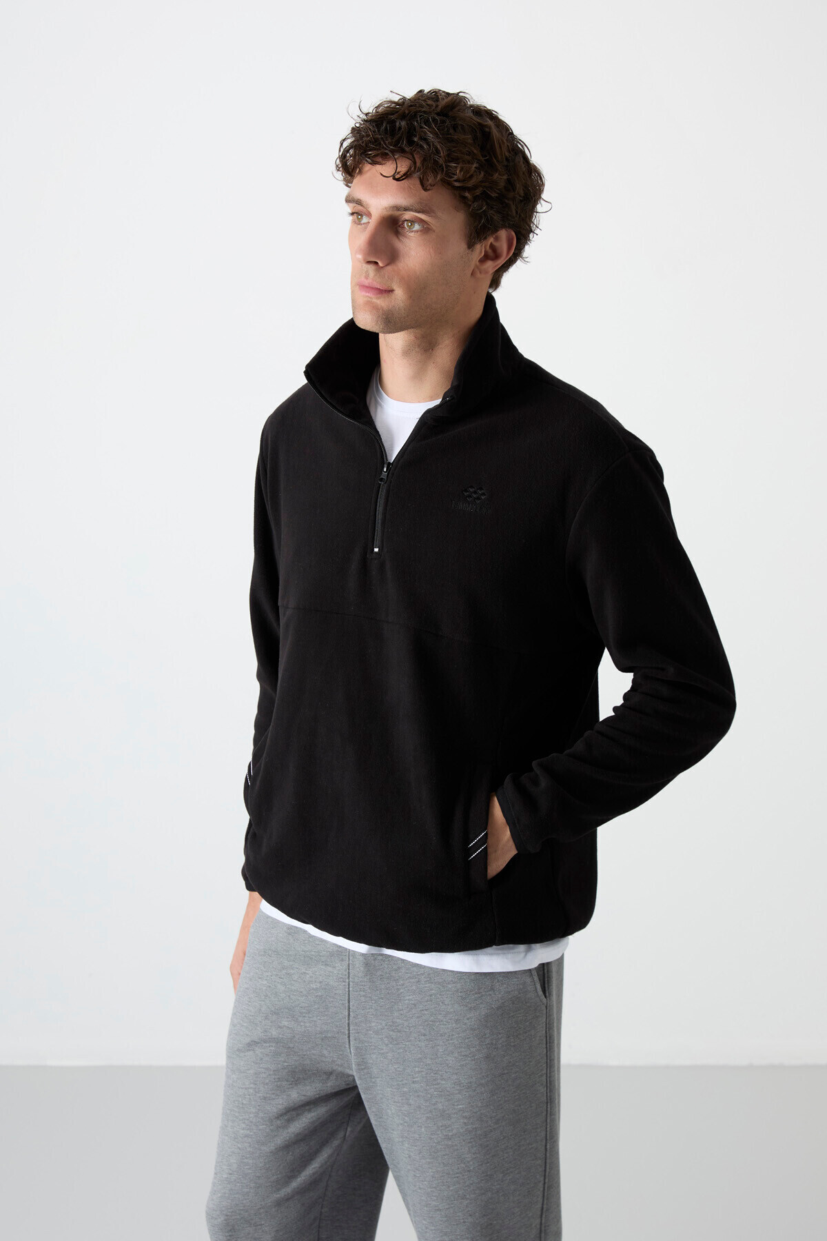 TOMMY LIFE Siyah Yarım Fermuarlı Sweatshirt Slim Fit Dik Yaka Erkek Polar - 87891 görsel 5