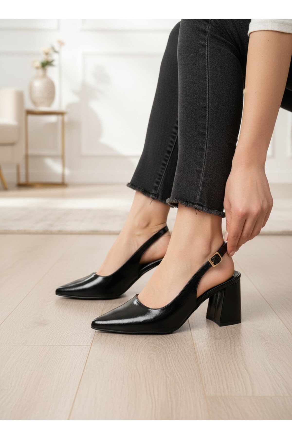 ALFHA  Siyah Deri Slingback Topuklu Ayakkabı Sivri Burun Kalın Topuk Şık Kadın Ayakkabı 88 - Görsel 4