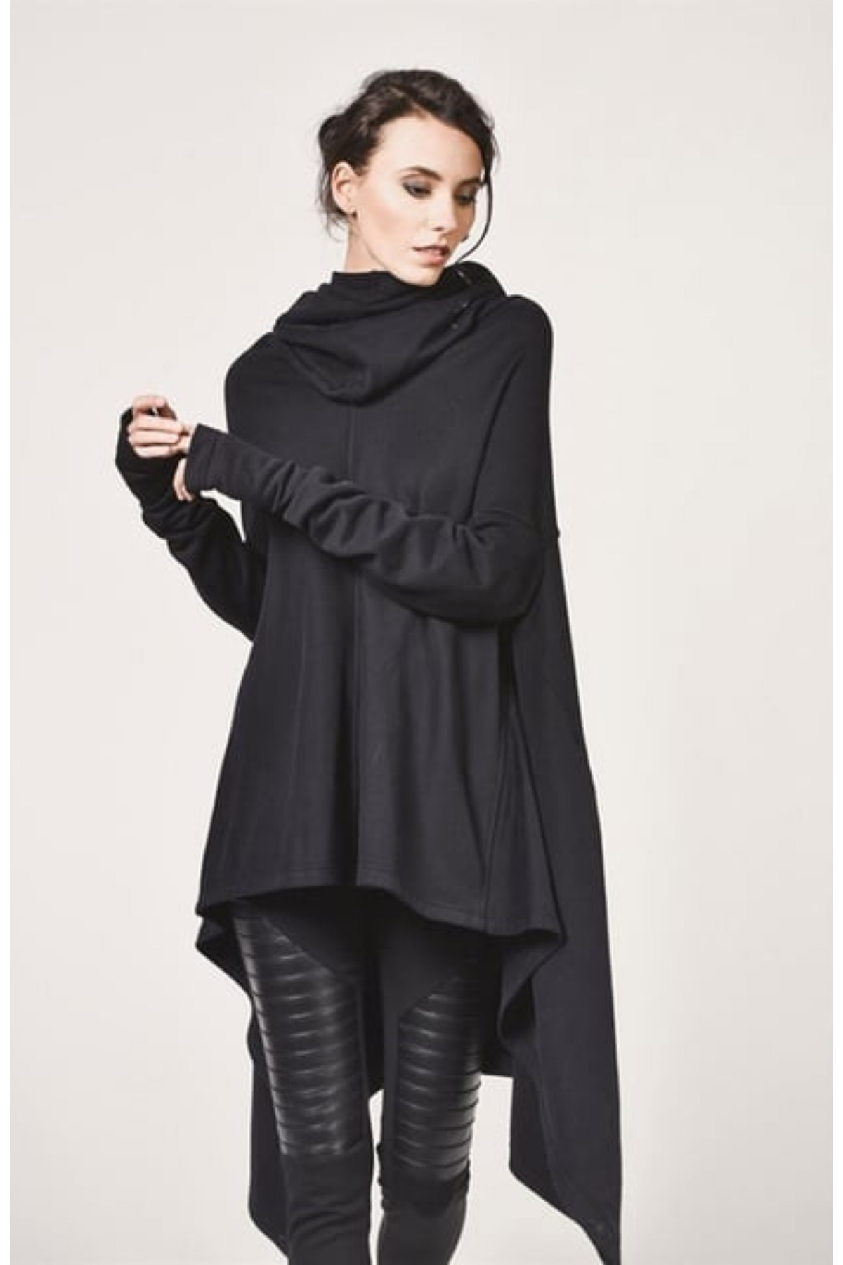 Kadın Asimetrik Kesim Kapüşonlu Oversize Mevsimlik Sweatshirt – Uzun Tunik Modeli K29 20150 — مشکی