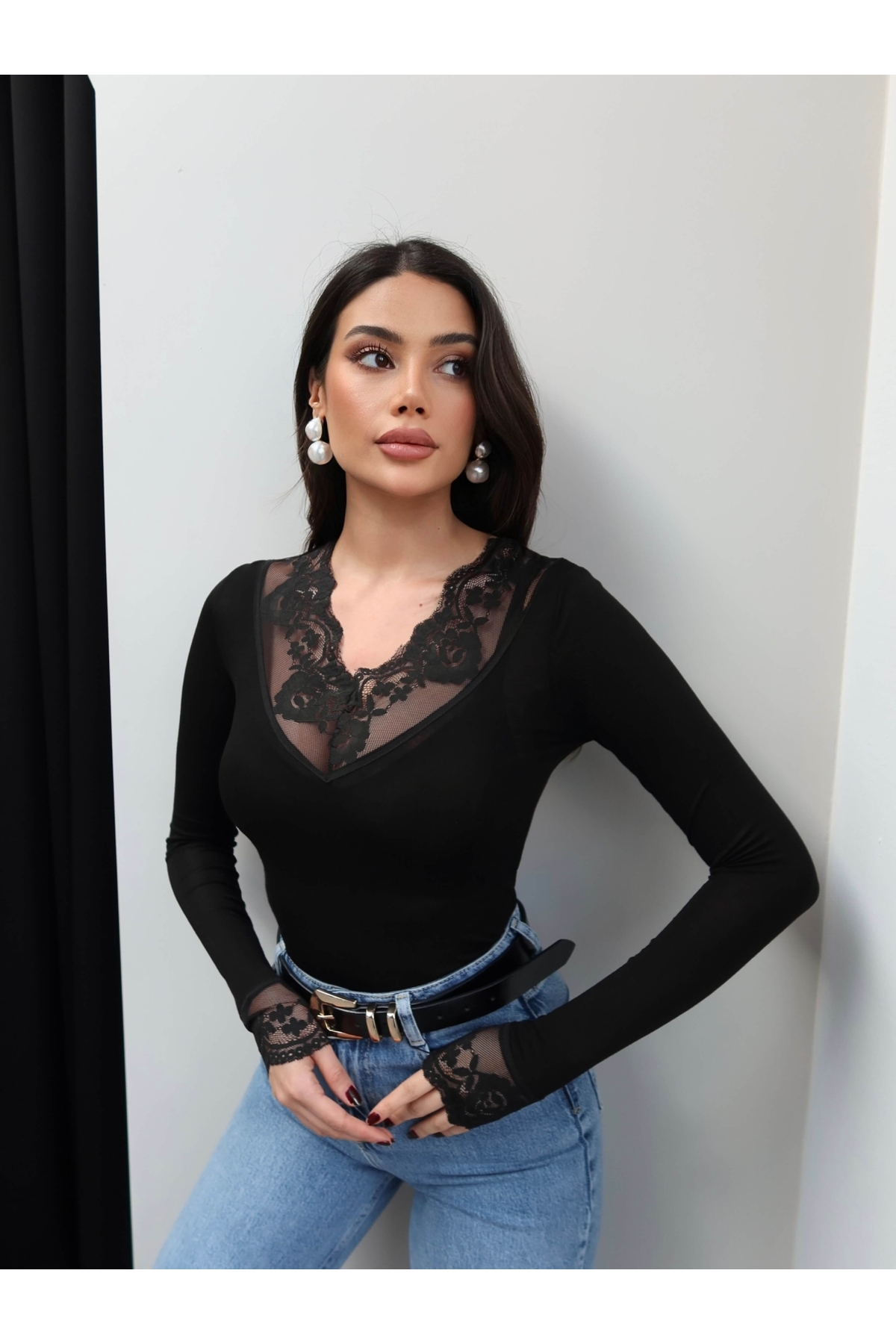 ESRAHELVACI V Yaka Dantelli Bluz