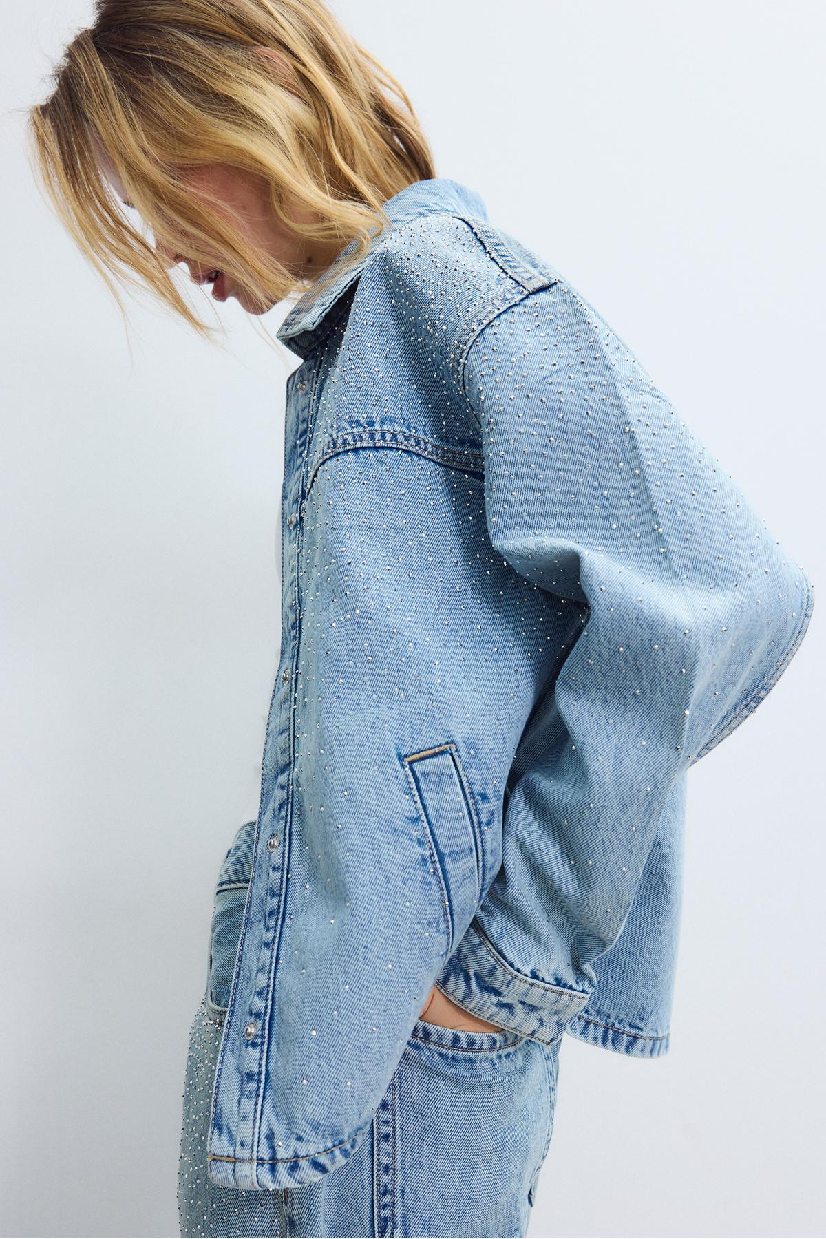 Stradivarius  DENIM JACKET WITH PATCH POCKETS AND RHINESTONES - Görsel 3