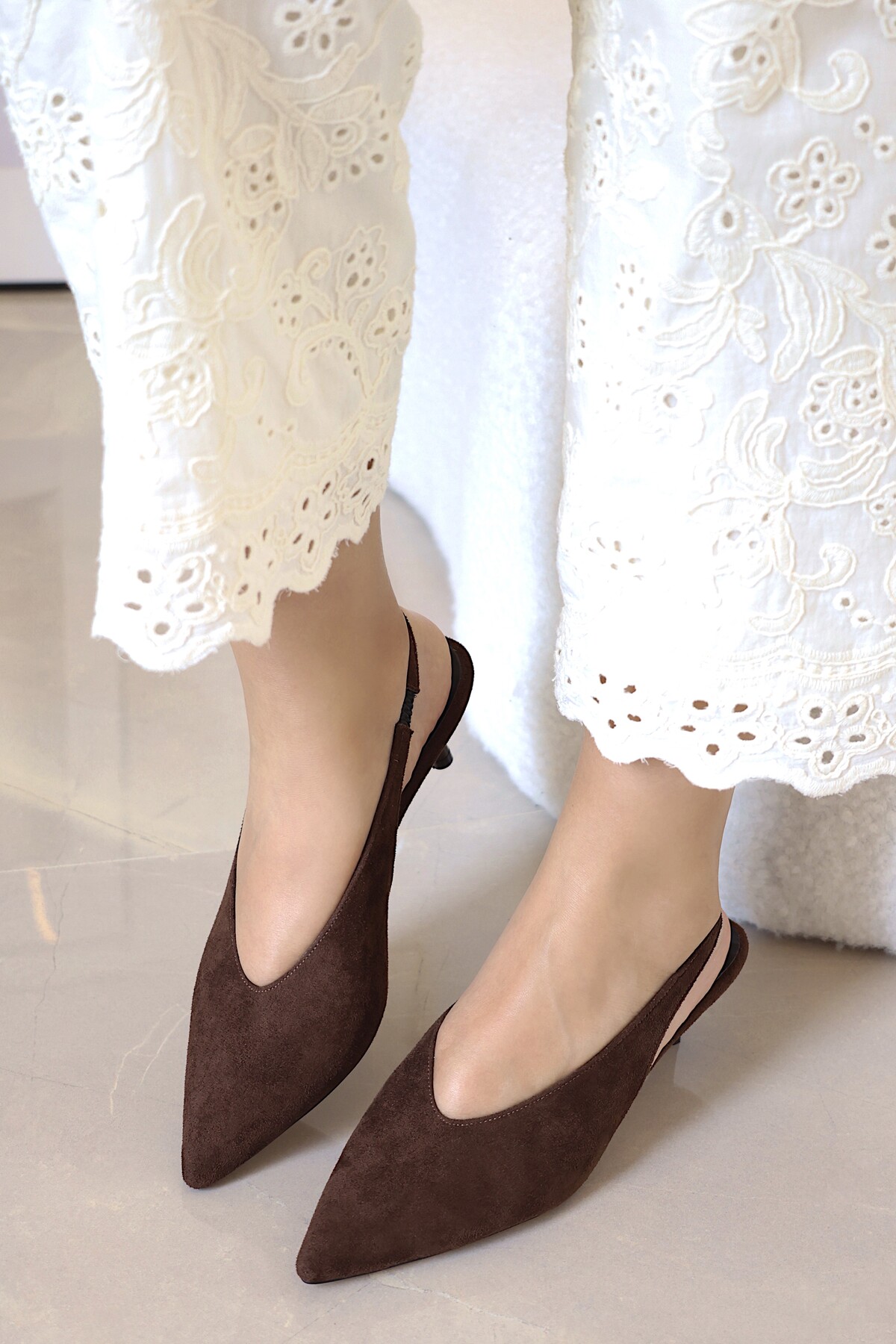 POLKA STORE  Grand Vintage Sivri Burunlu Kısa Kitten Topuklu Acı Kahve Süet Kadın Ayakkabı - Görsel 3