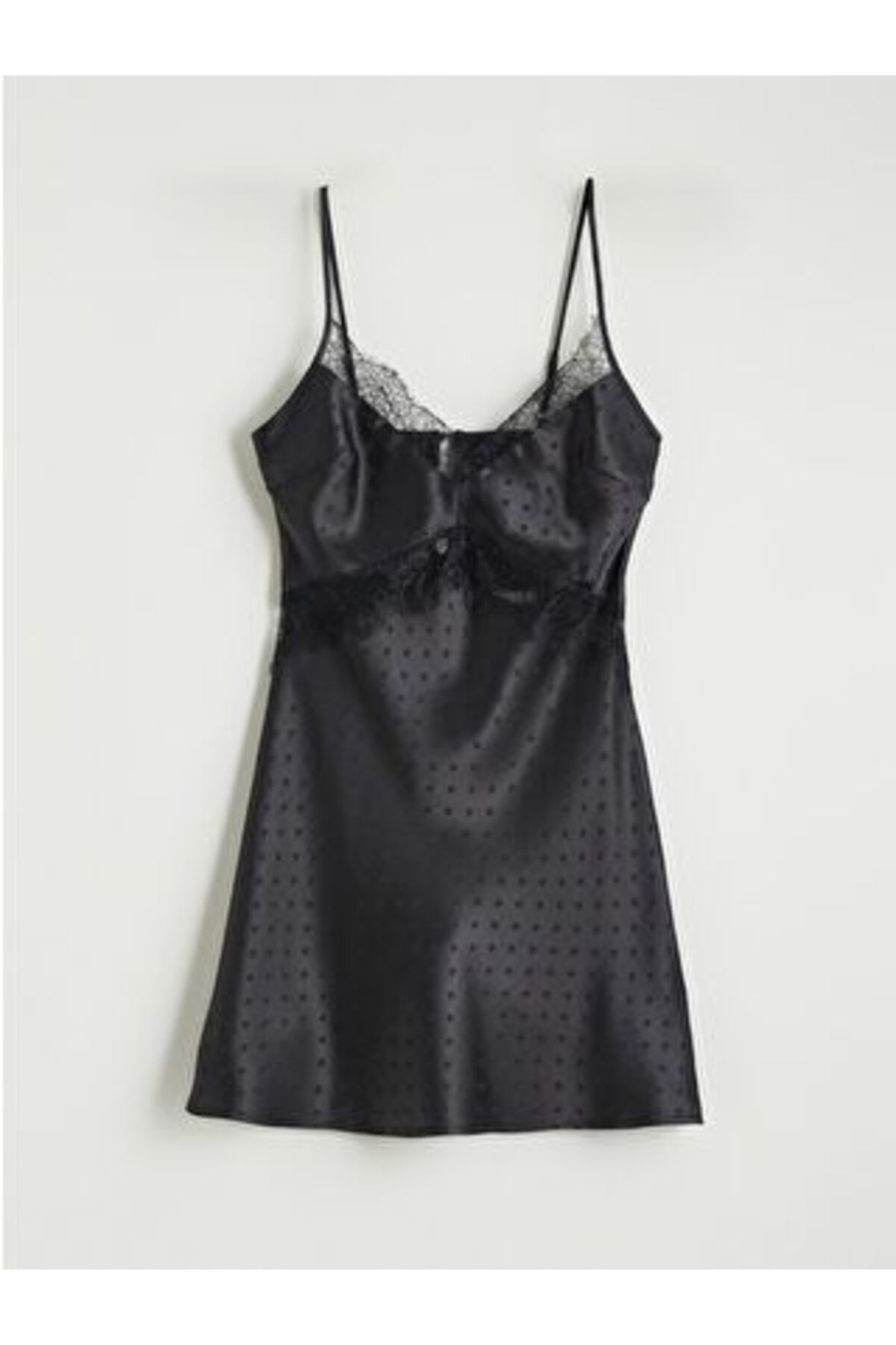 LC Waikiki Puantiyeli Askılı Saten Kadın Fantezi Gecelik