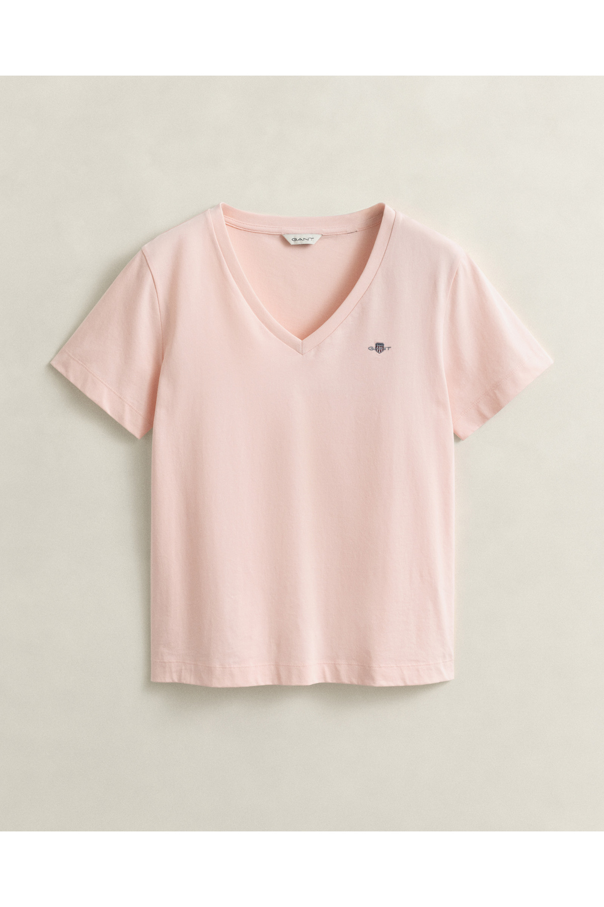 Gant Kadın Pembe V Yaka Regular Fit Logolu T-Shirt görsel 3