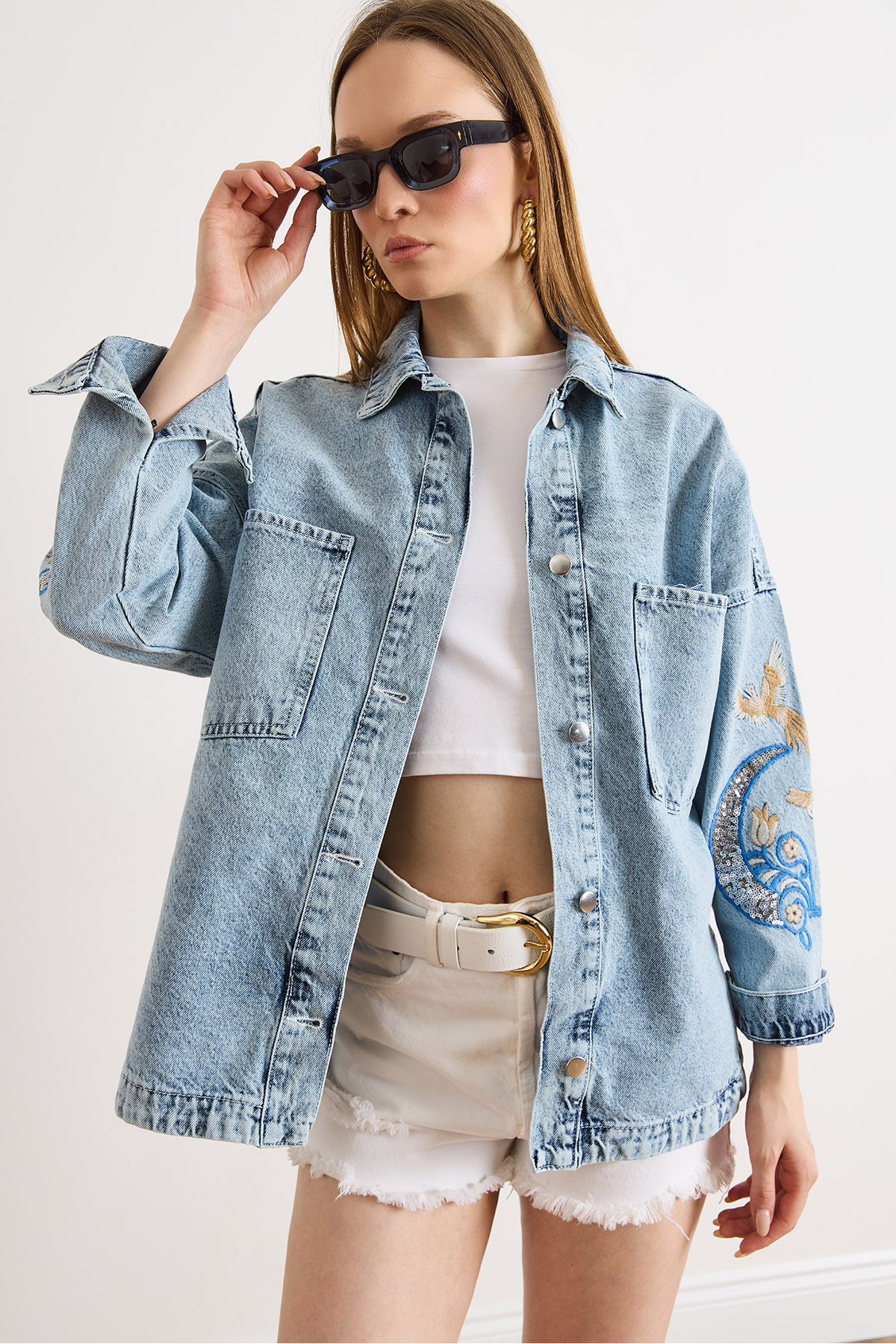 Olalook Kadın Açık Mavi Kuş Nakışlı Payet Detaylı Denim Ceket CKT-19000512 görsel 2