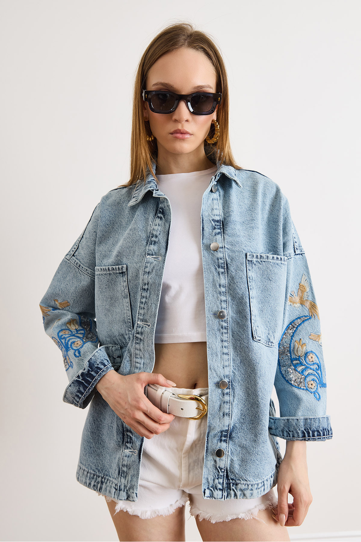 Olalook Kadın Açık Mavi Kuş Nakışlı Payet Detaylı Denim Ceket CKT-19000512 görsel 5