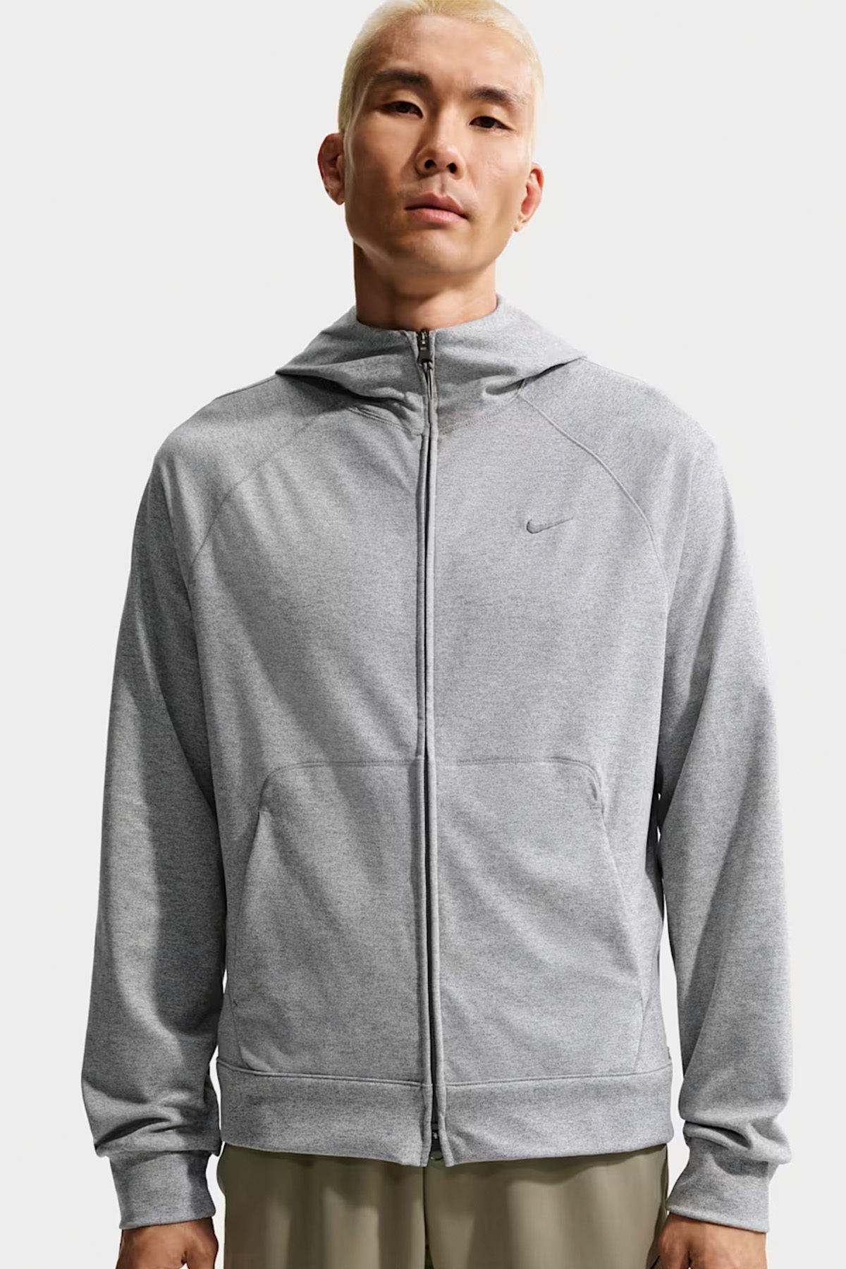 سویشرت کلاه‌دار ورزشی مردانه نانوگره مدل Dri-FIT، محافظت‌شده در برابر اشعه فرابنفش، زیپ کامل نایکی سویشرت اسپرت Nike
