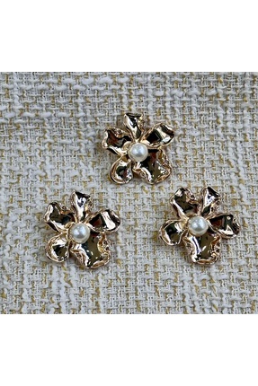 ODDA TASARIM ATÖLYESİ Çicek desen ortası incili ithal 3,5 CM büyük düğme