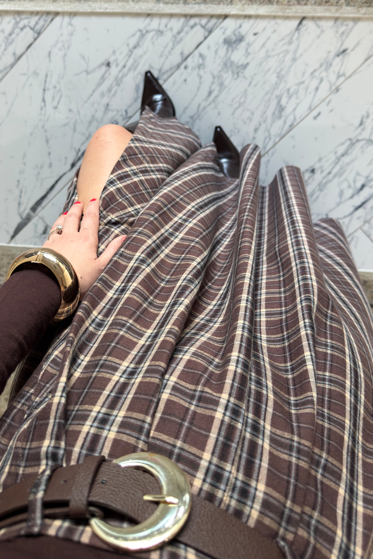 Seda Yalçın Atelier  Ekose Desenli Yırtmaç Detaylı Kahveli Çizgili Kloş Etek - Görsel 2