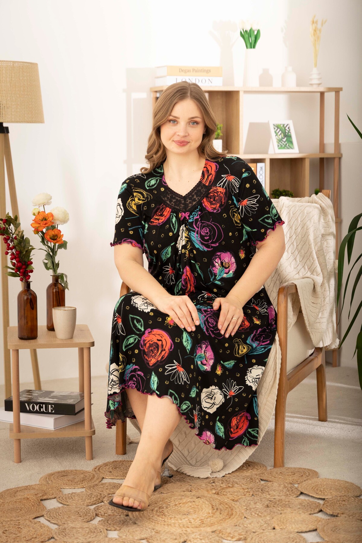 Miss Meryem  Siyah Çiçek Desenli Ring Viskon Kısa Kol Büyük Beden Elbise - Görsel 5