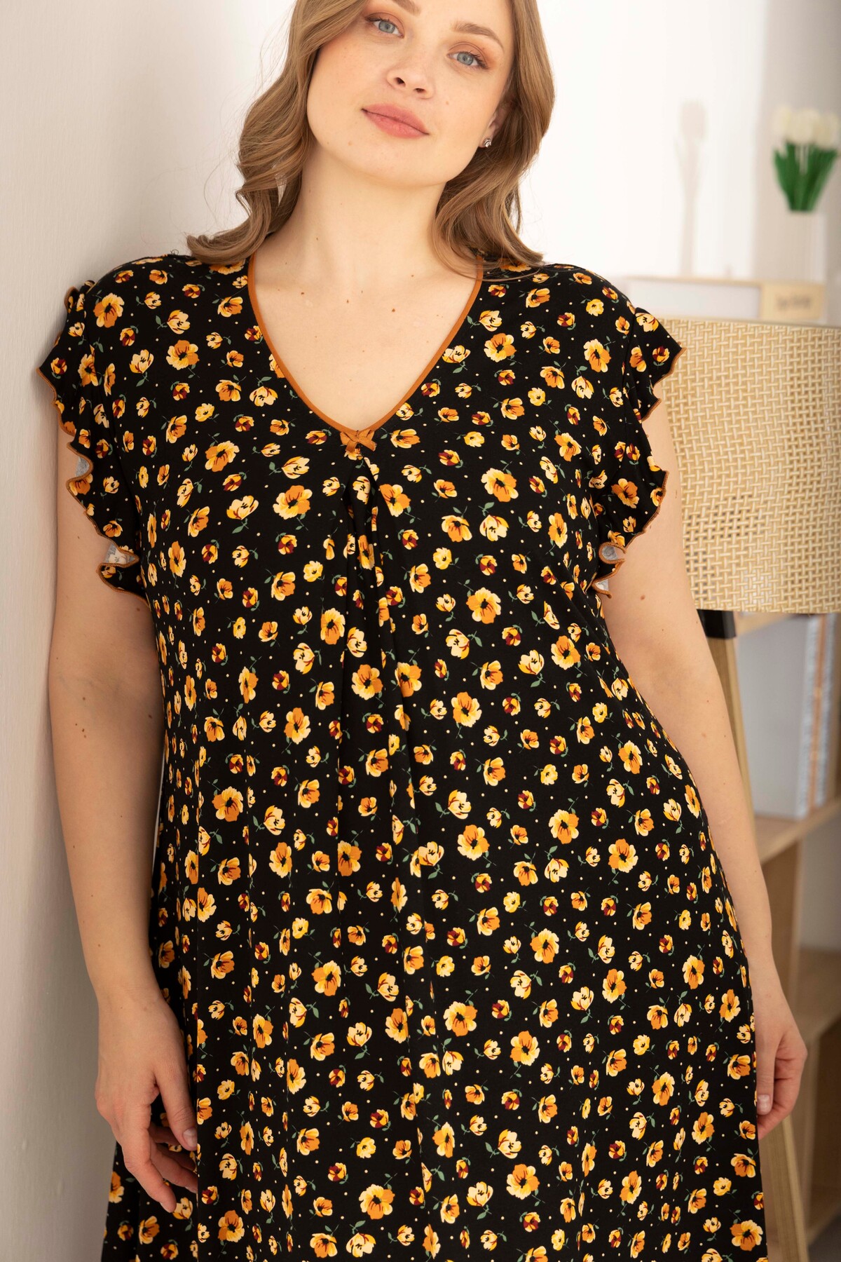 Miss Meryem  Siyah Çiçek Desenli Ring Viskon Kısa Kol Büyük Beden Elbise - Görsel 3