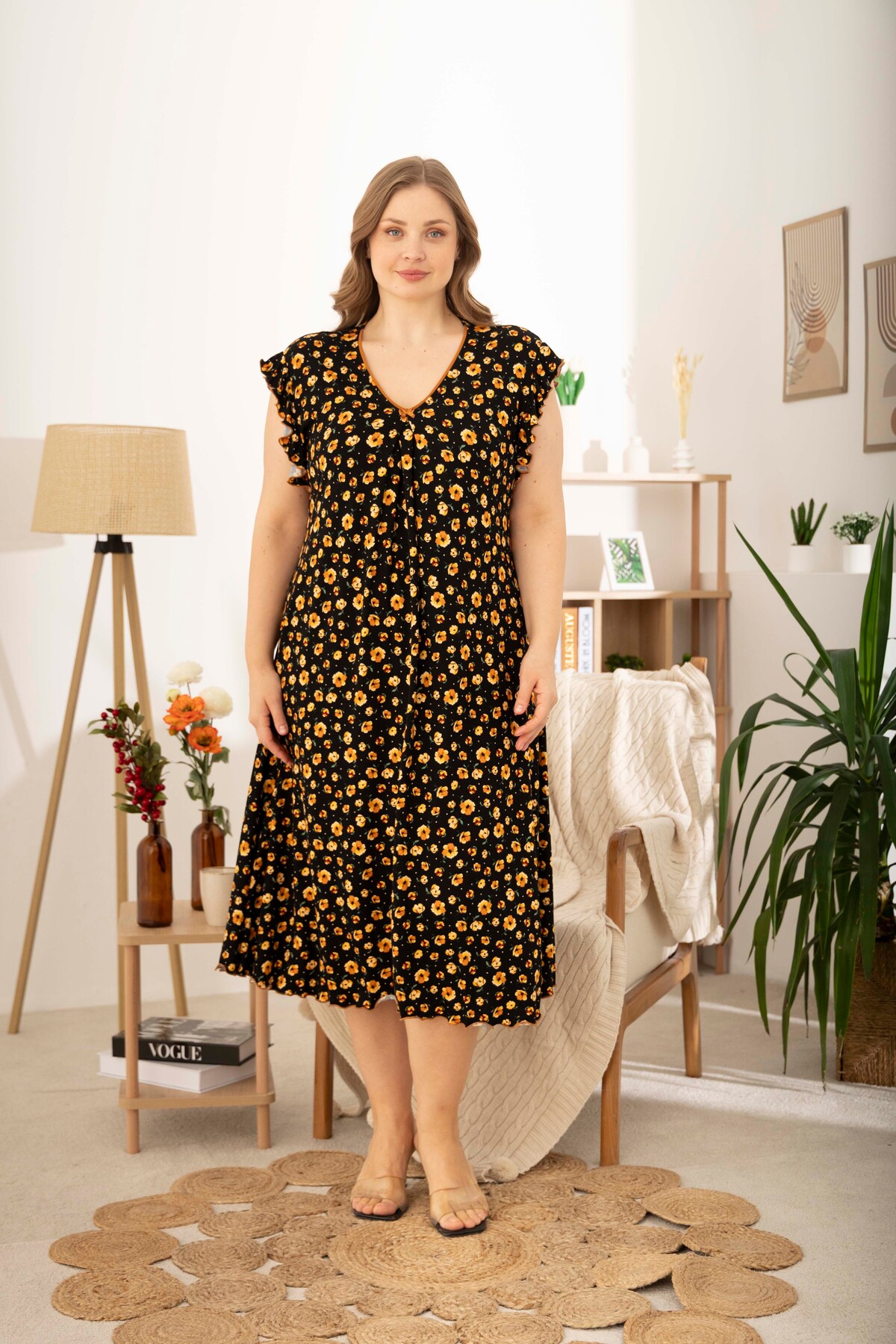 Miss Meryem  Siyah Çiçek Desenli Ring Viskon Kısa Kol Büyük Beden Elbise - Görsel 4