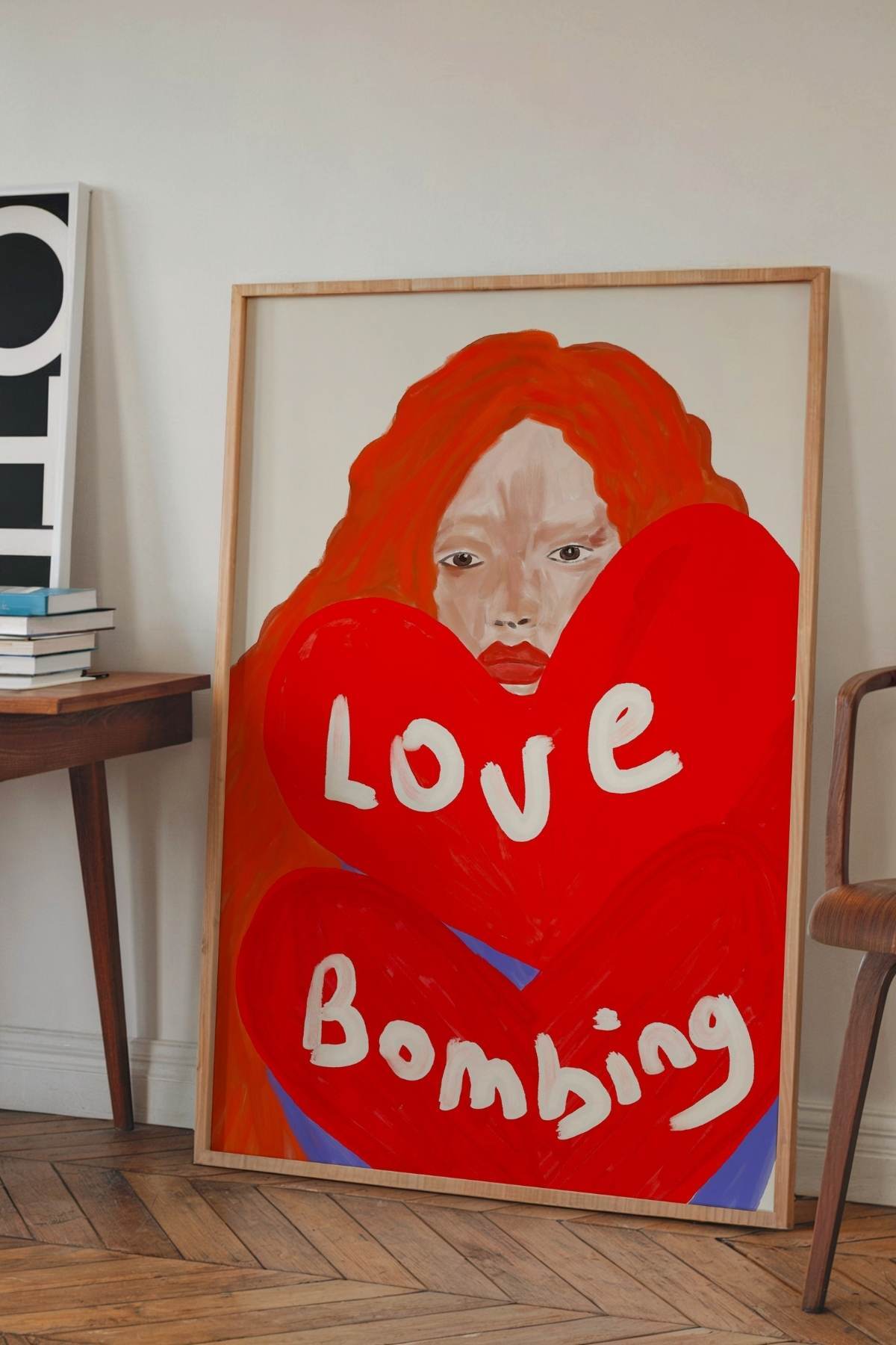 Kırmızı Kalpli Kadın Tablo Love Bombing Yazılı Poster Modern Duvar Dekoru Çerçevesiz