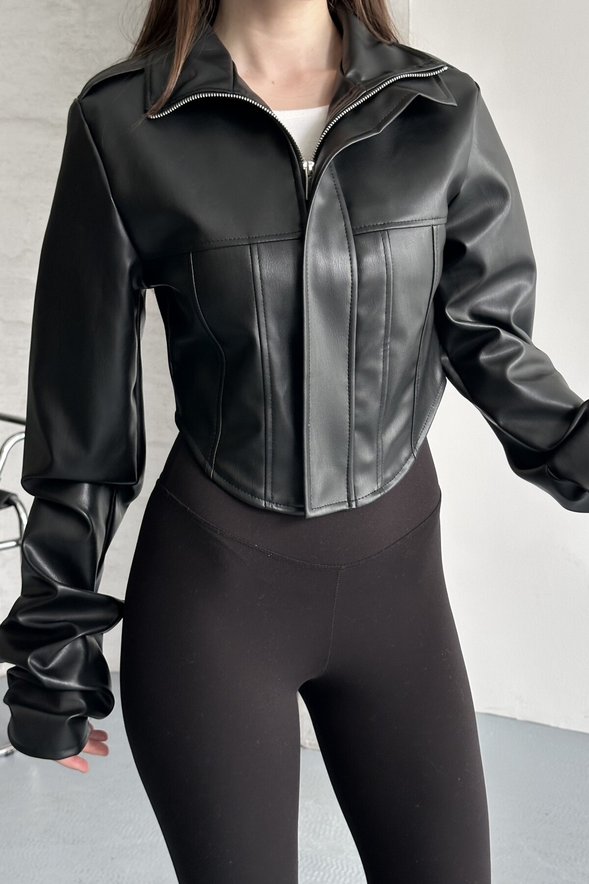 moda armanc  Kadın Crop Deri Ceket - Siyah Yeni Sezon Korse Detaylı - Görsel 5