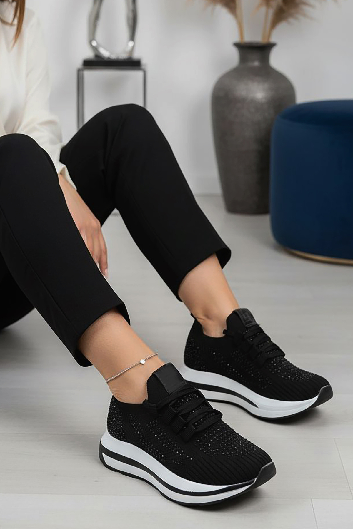 Modaarmada  Taşlı siyah triko kadın sneaker