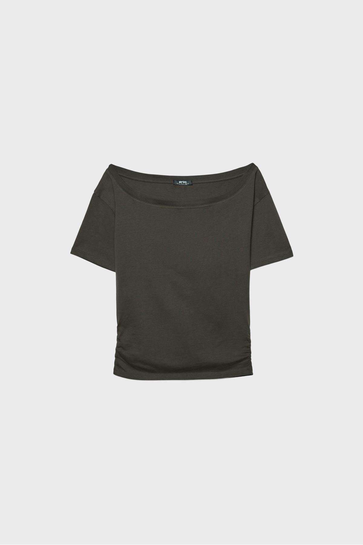 Stradivarius  Kısa kollu, kayık yaka, büzgülü t-shirt - Görsel 6