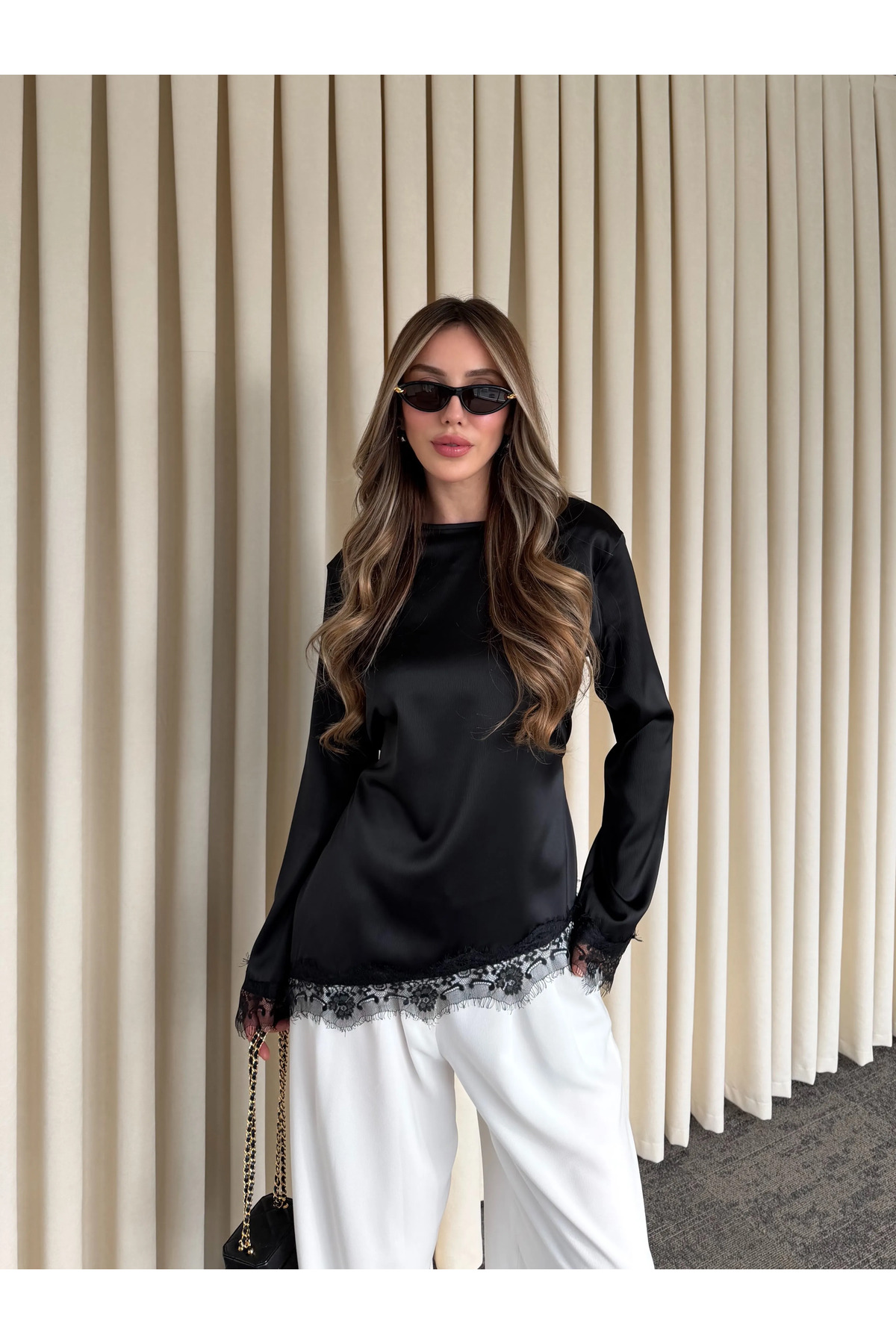 Laluvia  Siyah Saten Asimetrik Dantelli Bluz - 0320 - Görsel 2