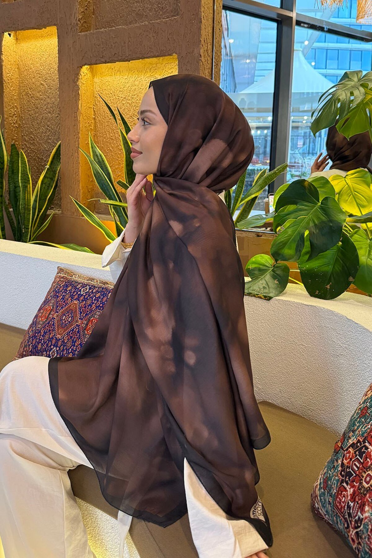 lamelif Batik Desen Soft Şal Kahverengi görsel 4