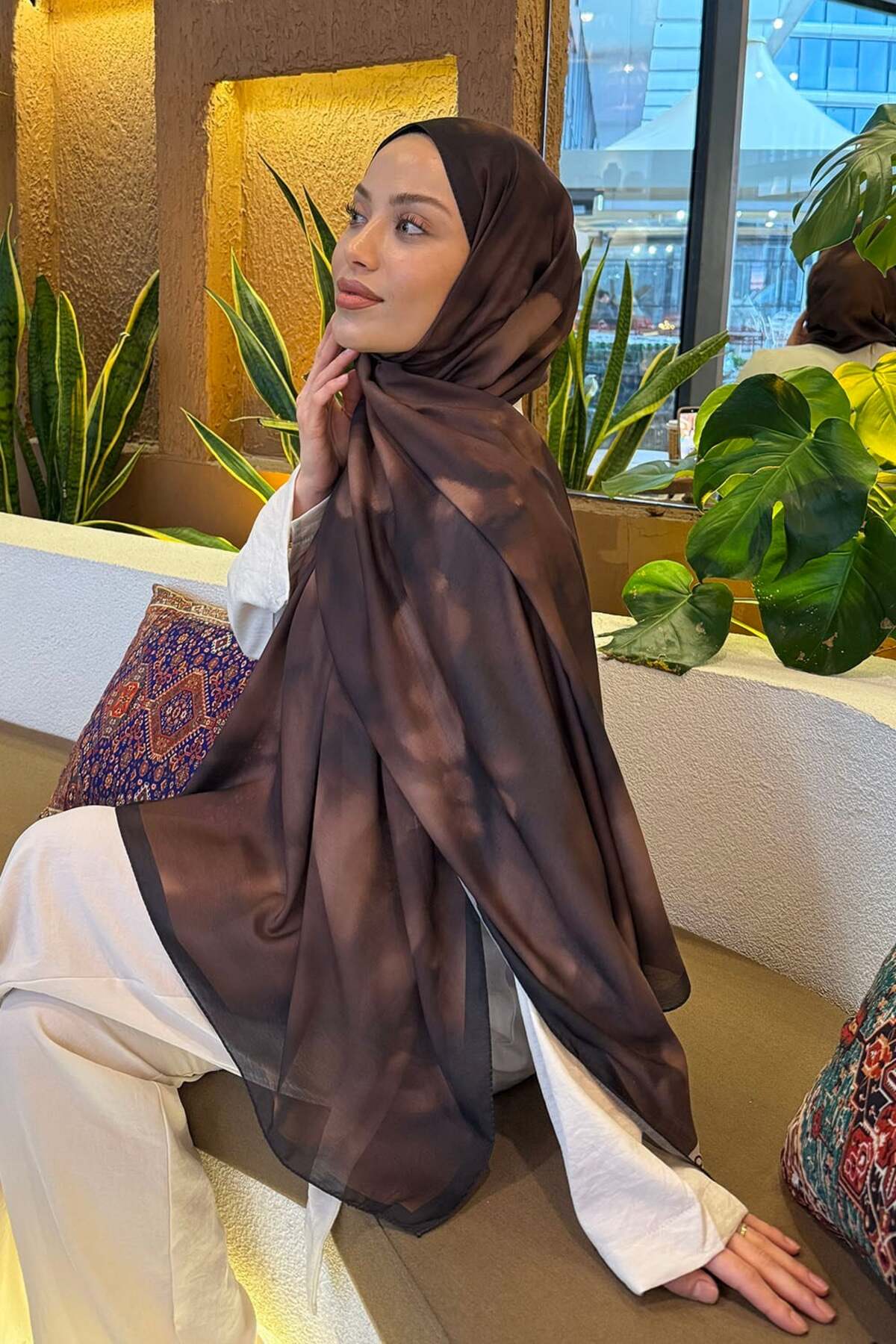 lamelif Batik Desen Soft Şal Kahverengi görsel 3
