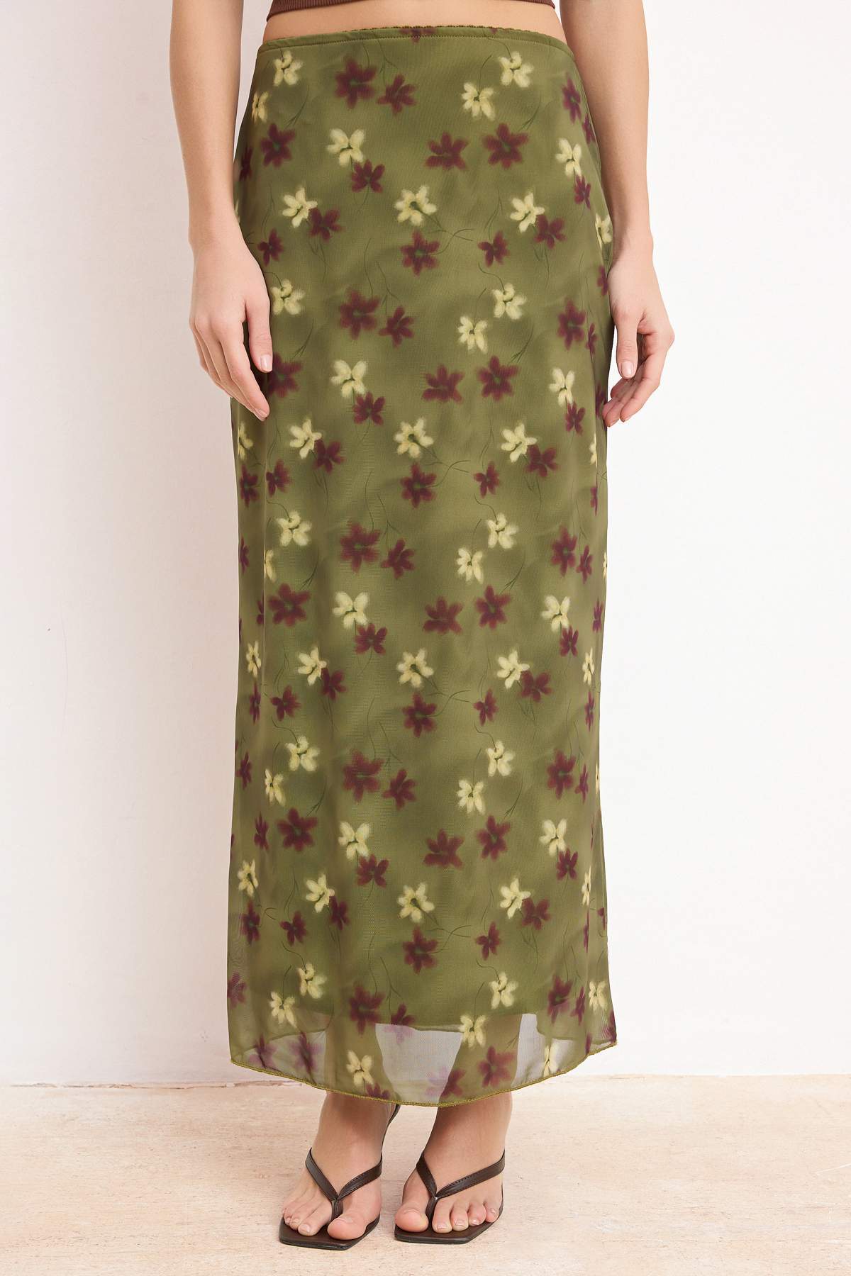 Trendyolmilla  Haki Soyut Desenli Tül Dantel detaylı Esnek Etek TWOSS25ET00153Etek TWOSS25ET00153 - Görsel 3