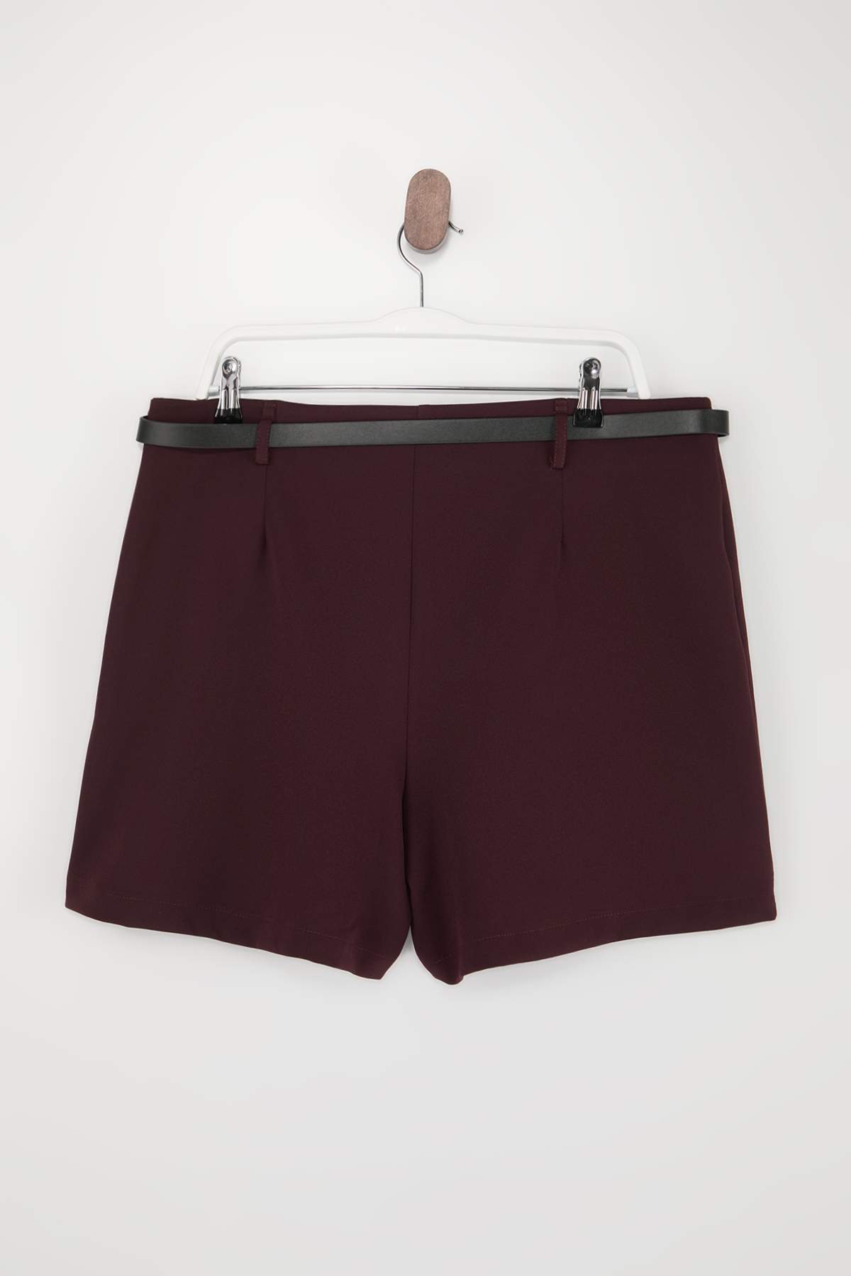 Trendyolmilla  Mürdüm Kemerli Mini Büyük Beden Dokuma Şort Etek Şort & Bermuda TBBAW26AP00010 - Görsel 3