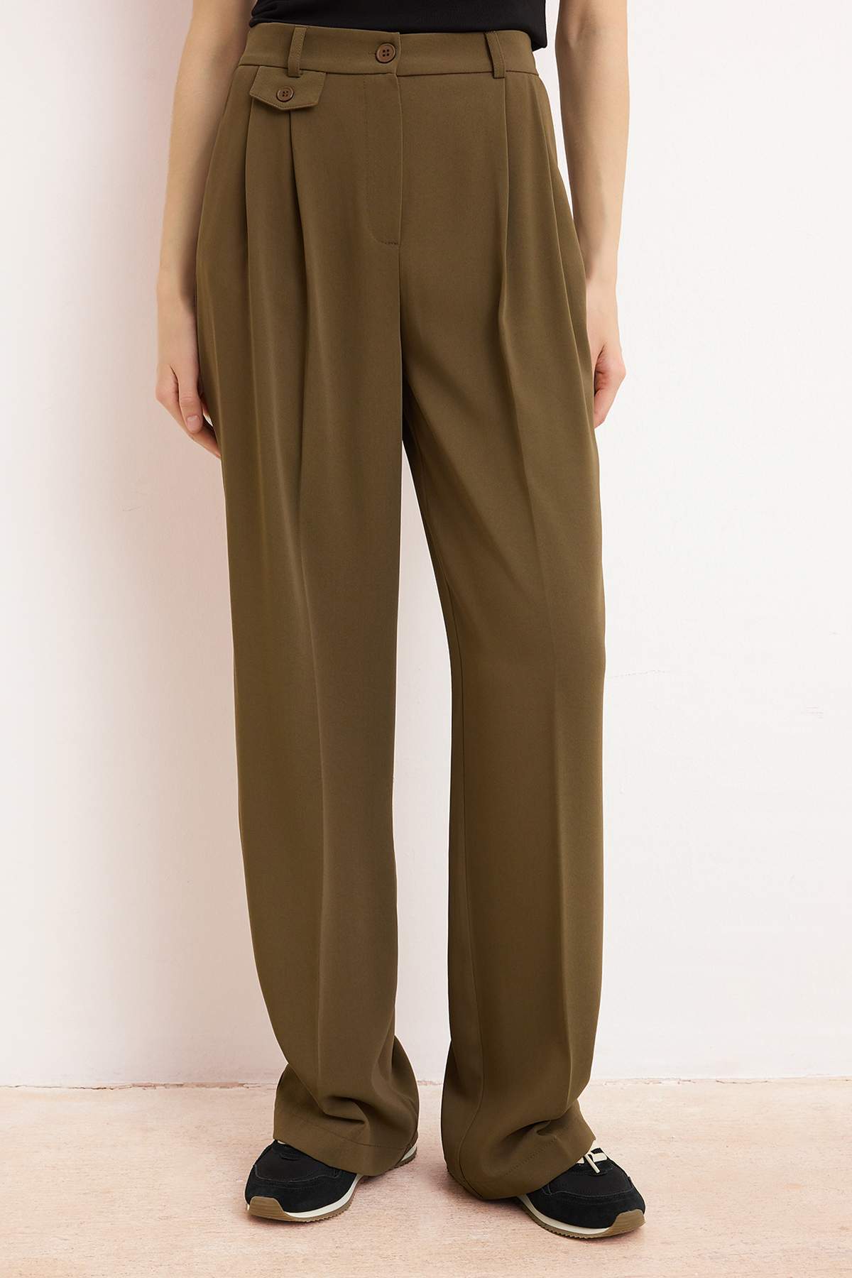 Trendyolmilla  Haki Özel Koleksiyon Dökümlü Wide Leg/Geniş Paça Kumaş Pantolon TWOSS26PL00054 - Görsel 3