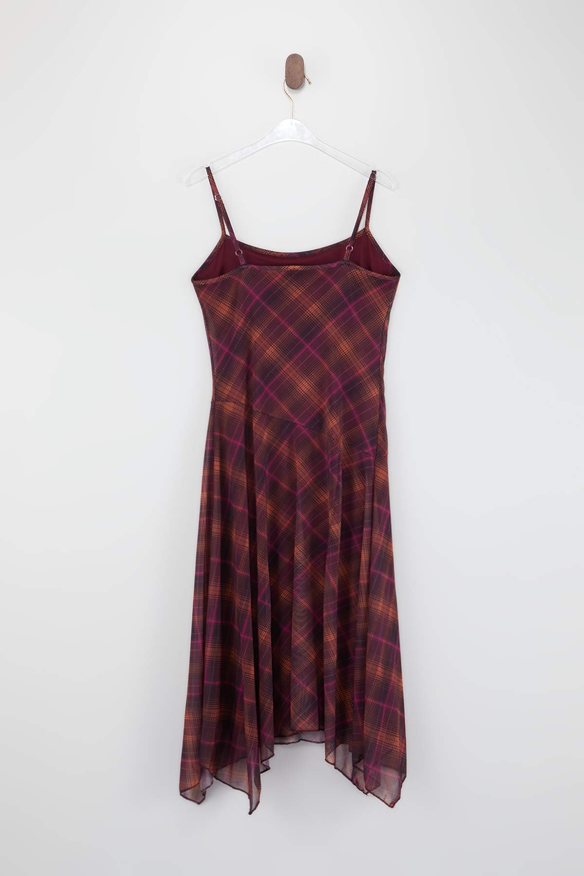 Trendyolmilla  Bordo Ekose Asimetrik Havuz Yaka İnce Askılı Kolsuz Midi Tül Örme Elbise TWOSS26EL00048 - Görsel 3