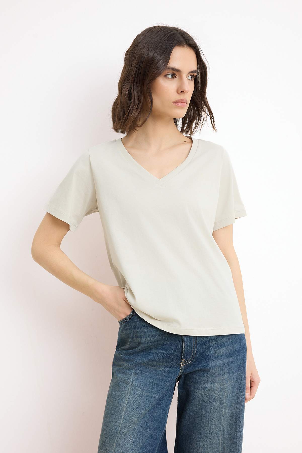 Trendyolmilla  Ekru-Kahverengi %100 Pamuk 2'li Paket Regular Kalıp Basic V Yaka Örme T-Shirt TWOSS23TS00002 - Görsel 5