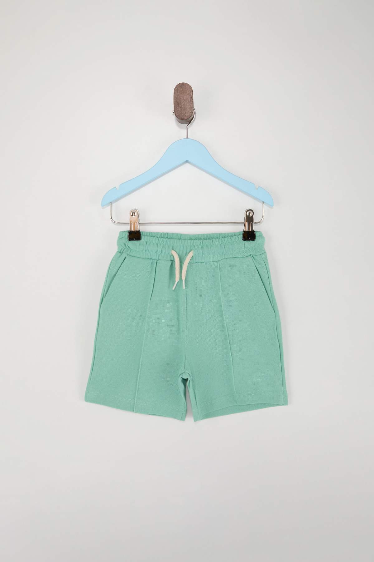 trendyolkids-boys-flat-short-casualdaily-regu