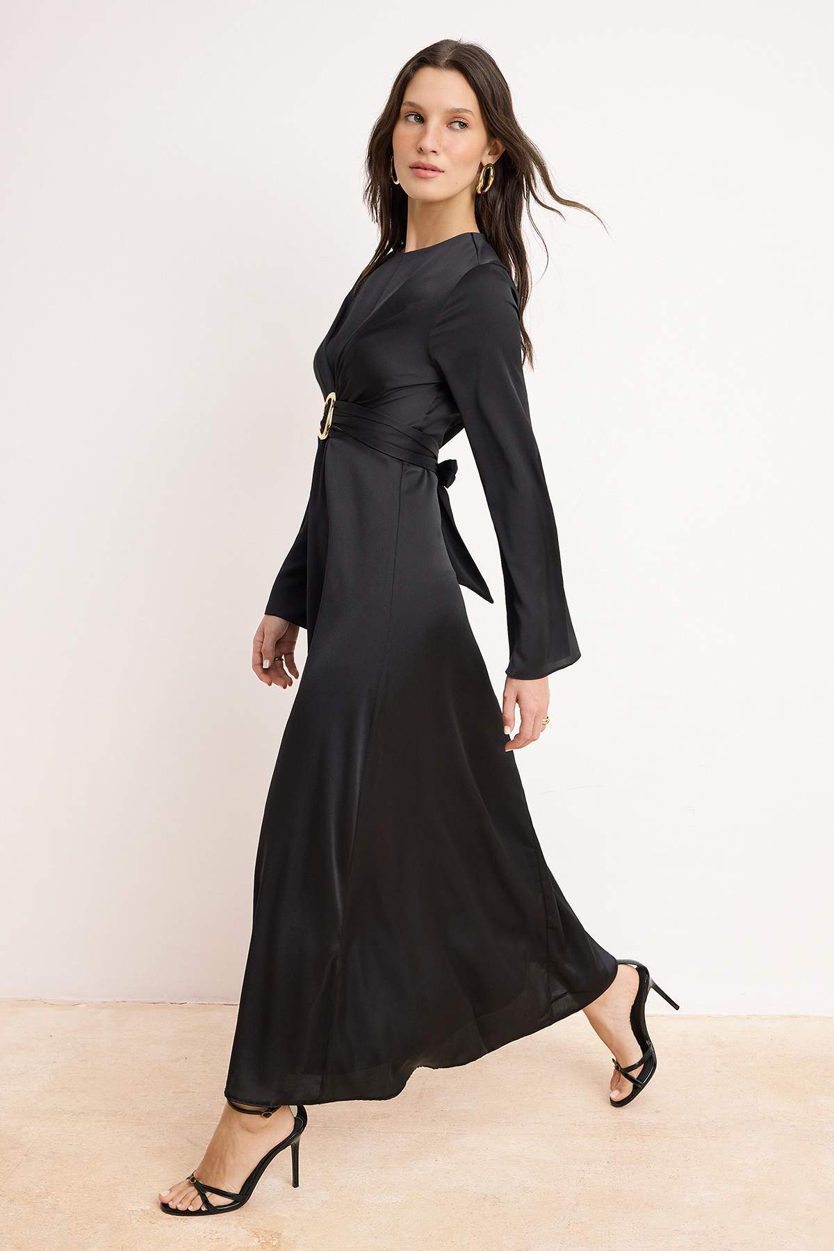 Trendyolmilla Modest Siyah Dokuma Tesettür Abiye TCTSS26DB00012