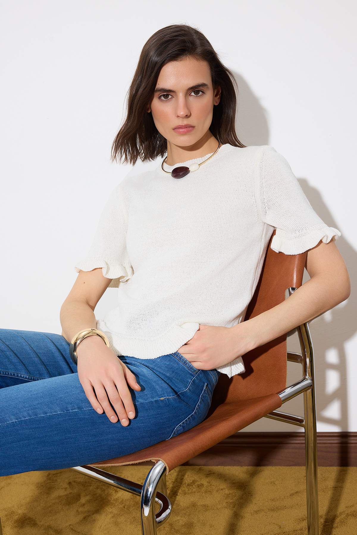 Trendyolmilla  Limited Edition Ekru Fırfır Detaylı Bisiklet Yaka Triko Bluz TWOSS26BZ00135 - Görsel 4