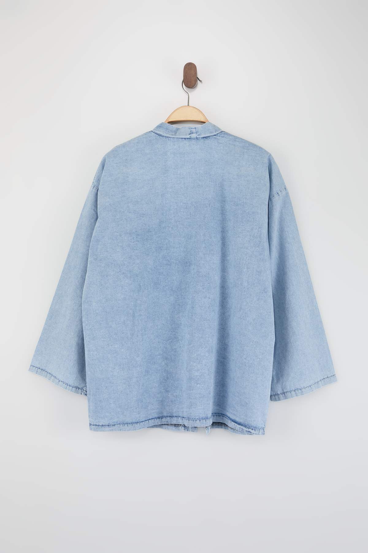 Trendyolmilla  Açık Mavi V Yaka Önü Bapğlamalı Denim Kimano TDRSS26GO00024 - Görsel 5