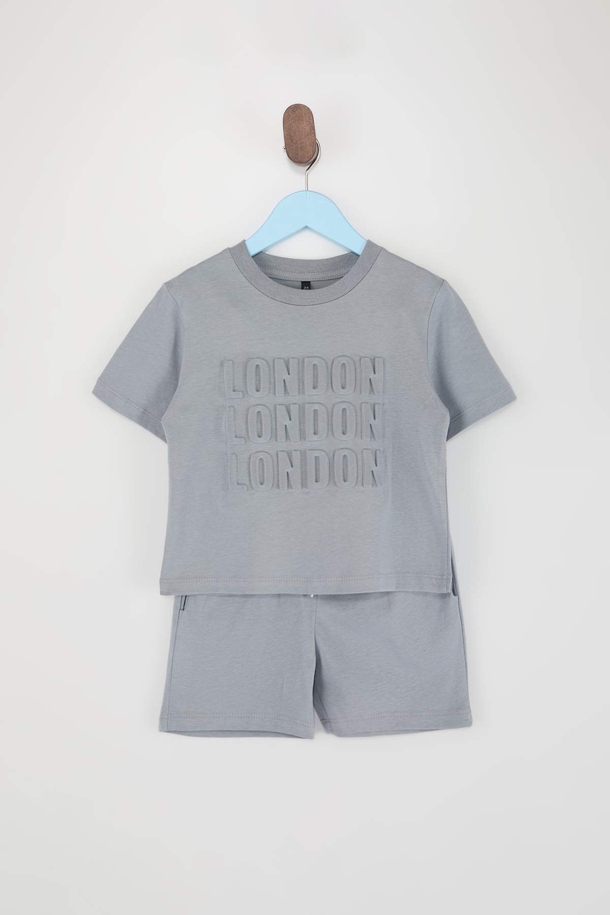 trendyolkids-boys-flat-short-casualdaily-regu