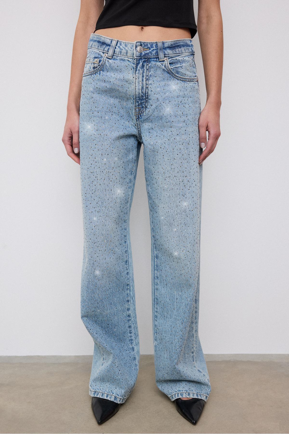 Stradivarius  Parlak detaylı straight fit jean - Görsel 3