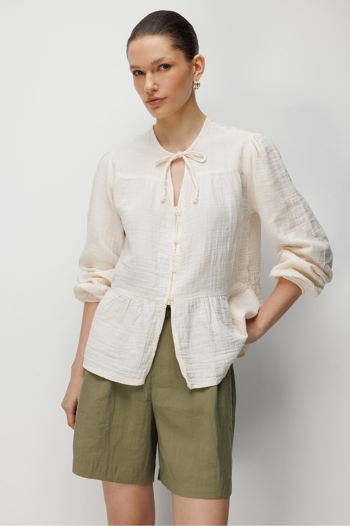 Mixray  4563 Kadın Yakası Bağlamalı Kolu Lastikli Bol Müslin Gömlek Naturel - Görsel 3