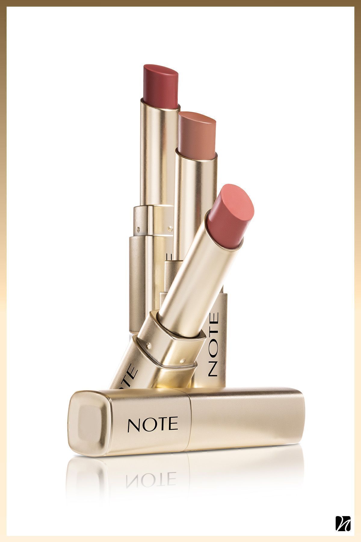 Iconic Matte Lipstick Kalıcı Mat Ruj 112 Powerful - Kırmızı — قرمز LST ICONIC MATTE — تصویر 8 از 8