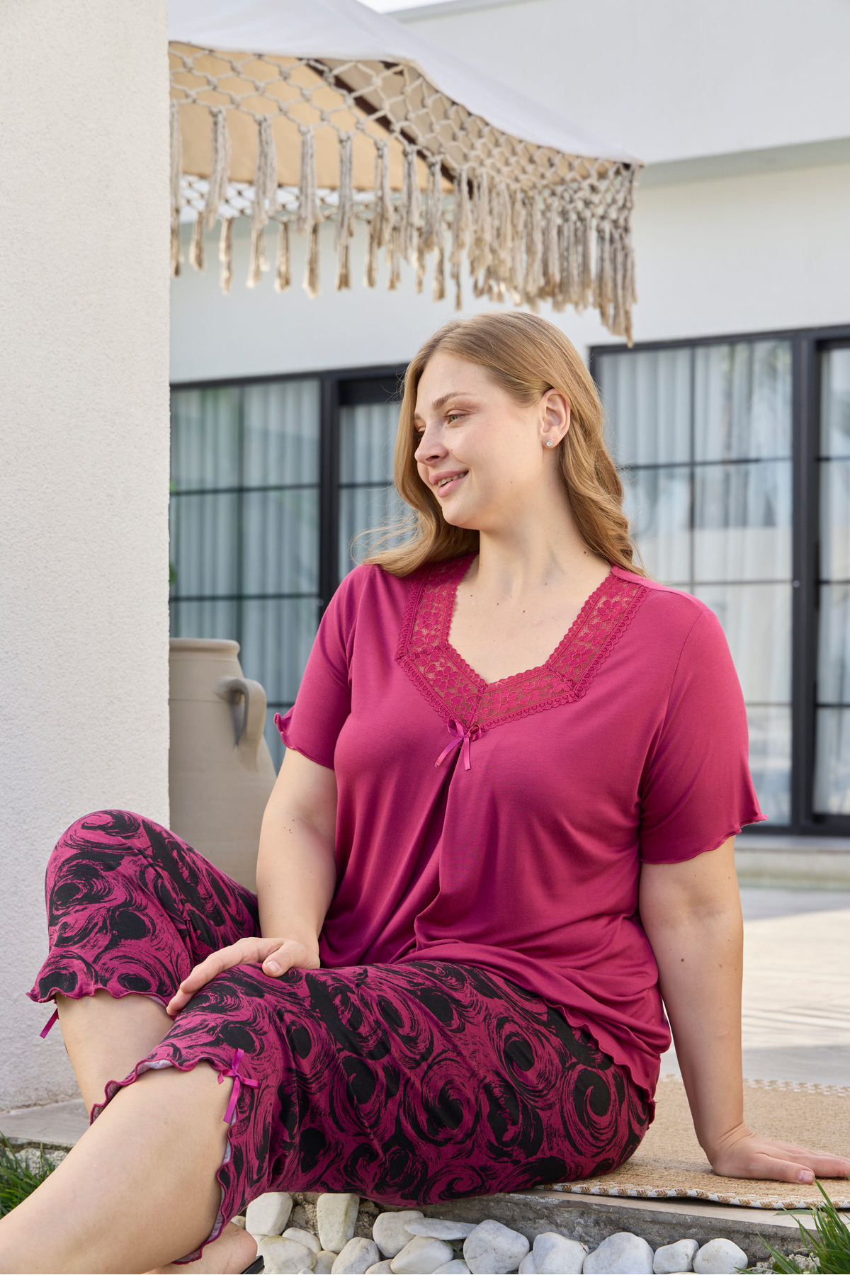 Dusty Rose Ring Viscose Lace Detailed Short Sleeve Plus Size Capri Pajamas Set