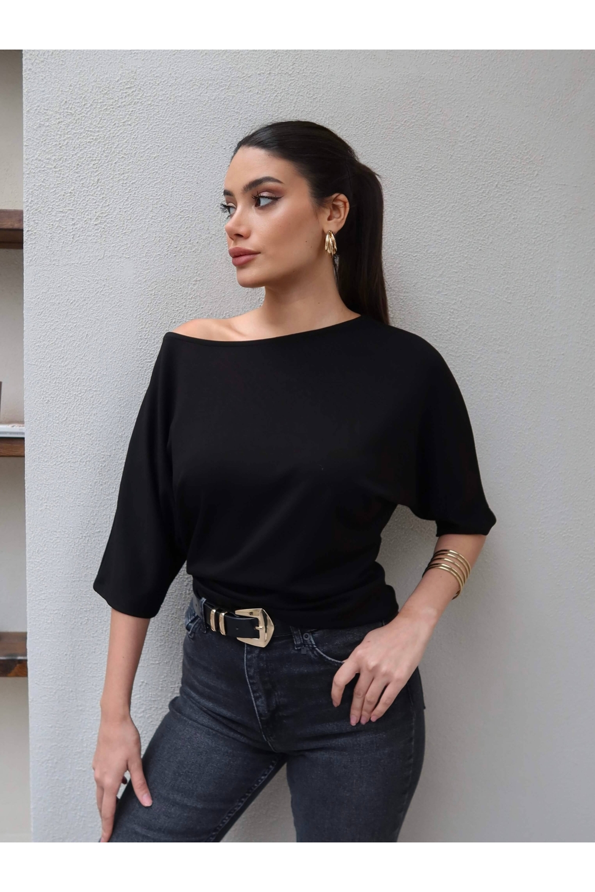 ESRAHELVACI  Kayık Yaka Düz Tshirt