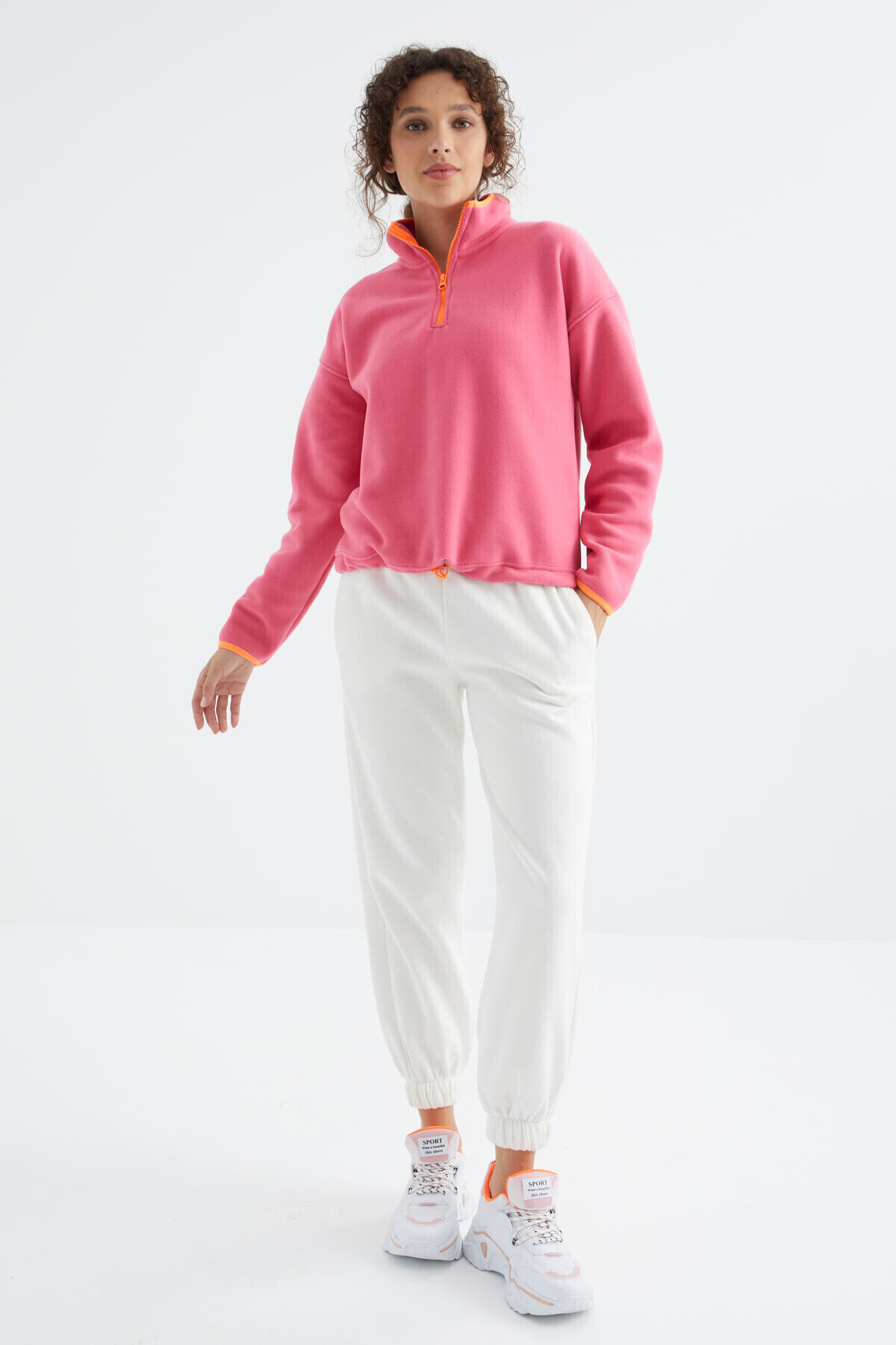 TOMMY LIFE Şeker Pembe Yarım Fermuar Etek Ucu Büzgülü Dik Yaka Standart Kalıp Kadın Polar Sweatshirt - 97234 görsel 6