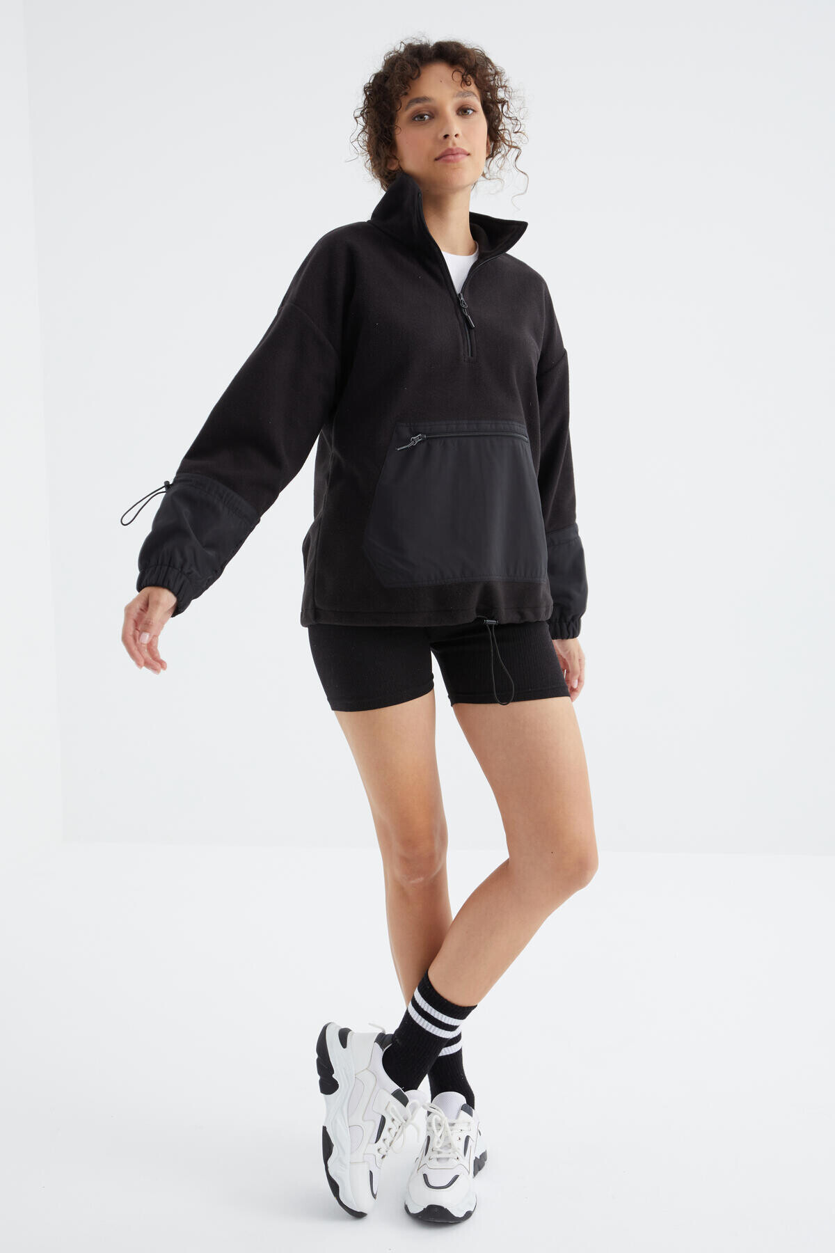 TOMMY LIFE  Siyah Etek Ucu Büzgülü Yarım Fermuarlı Oversize Kadın Polar Sweatshirt - 97238 - Görsel 6
