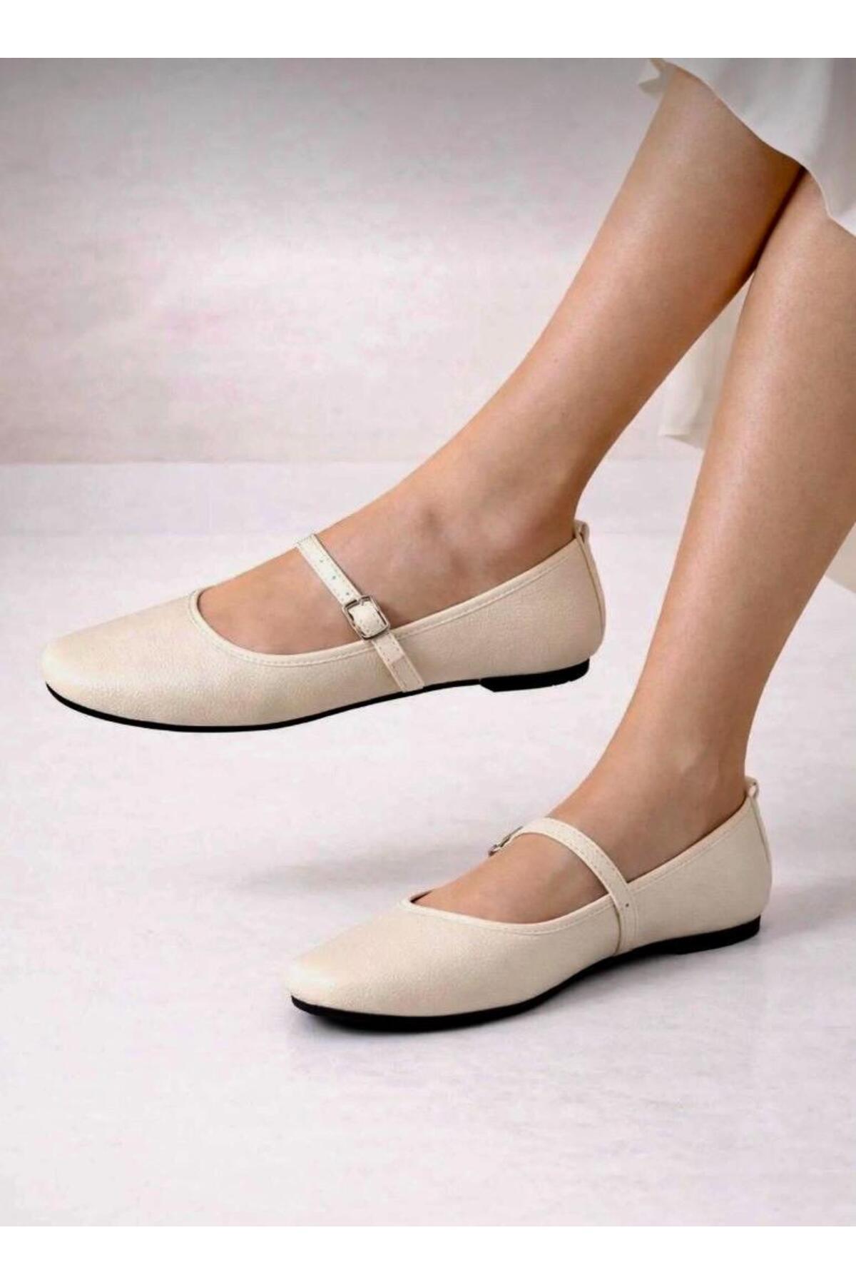 redtan  Kadın Babet Krem Bantlı Kemerli Hafif Rahat Şık İş Ofis Günlük Ayakkabı