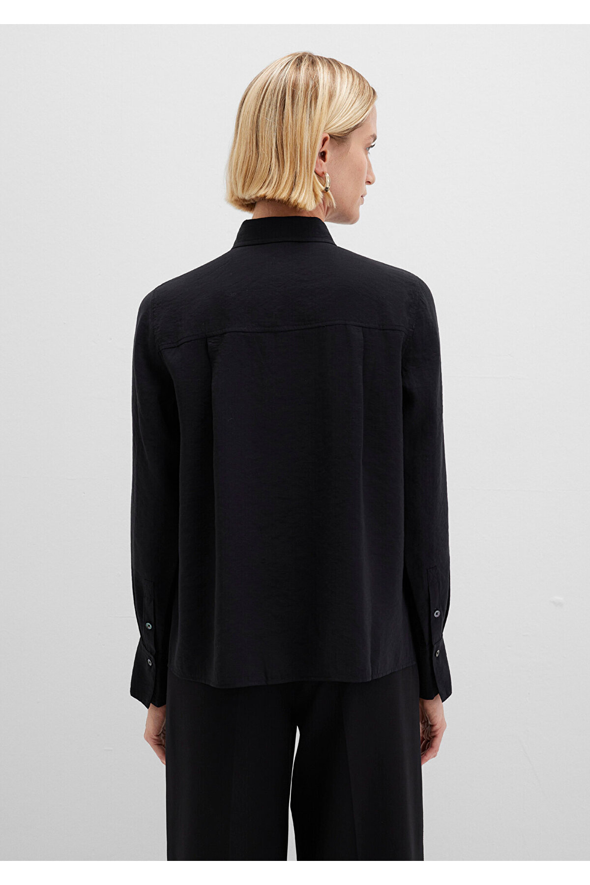(TENCEL™) Liyosel Karışımlı Siyah Gömlek Regular Fit / Normal Kesim 1211374-900 — مشکی p00001911 — تصویر 5 از 7