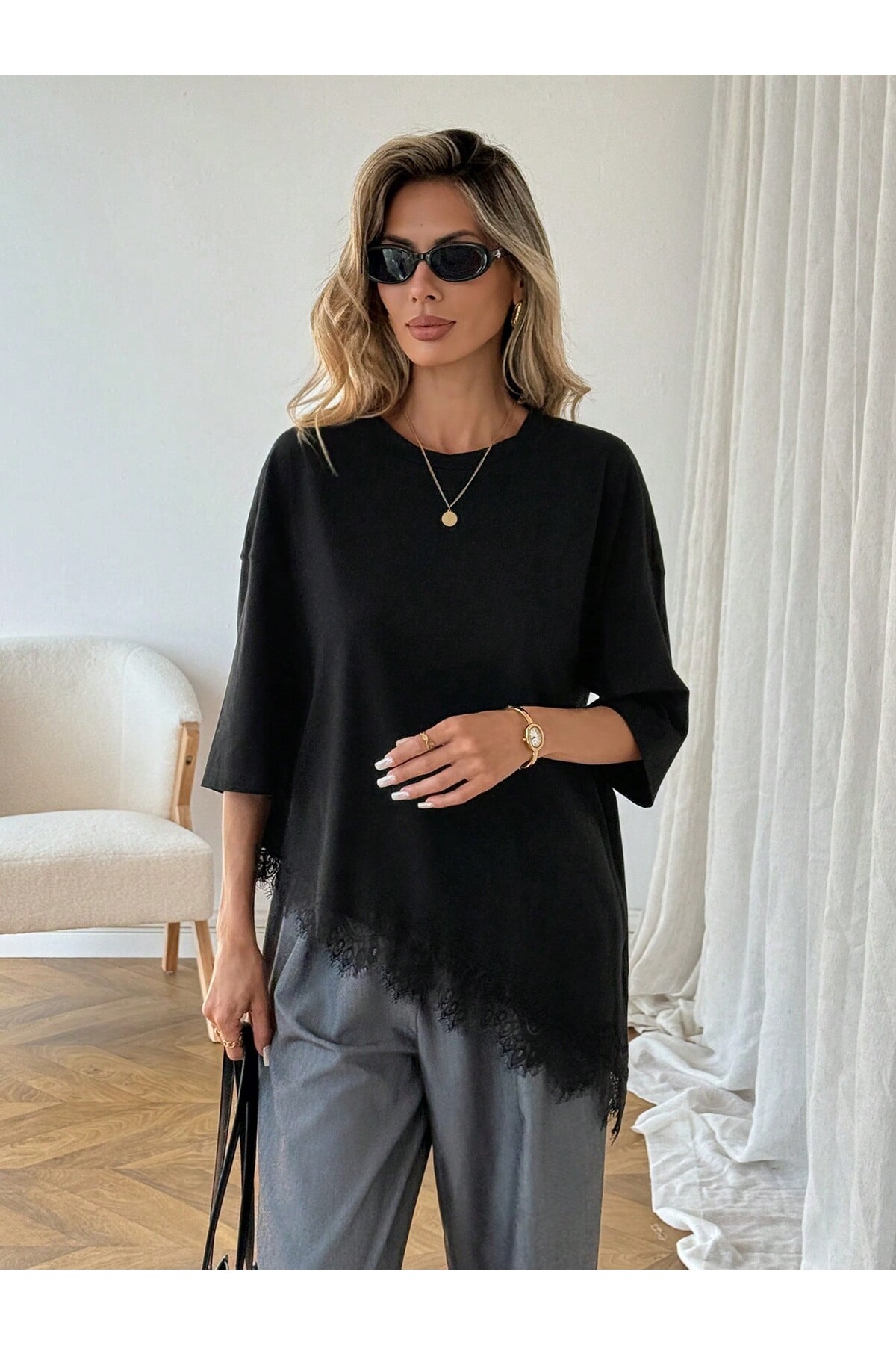 meren like your style crna Oversize kroj majica sa asimetričnim porubom i kra...