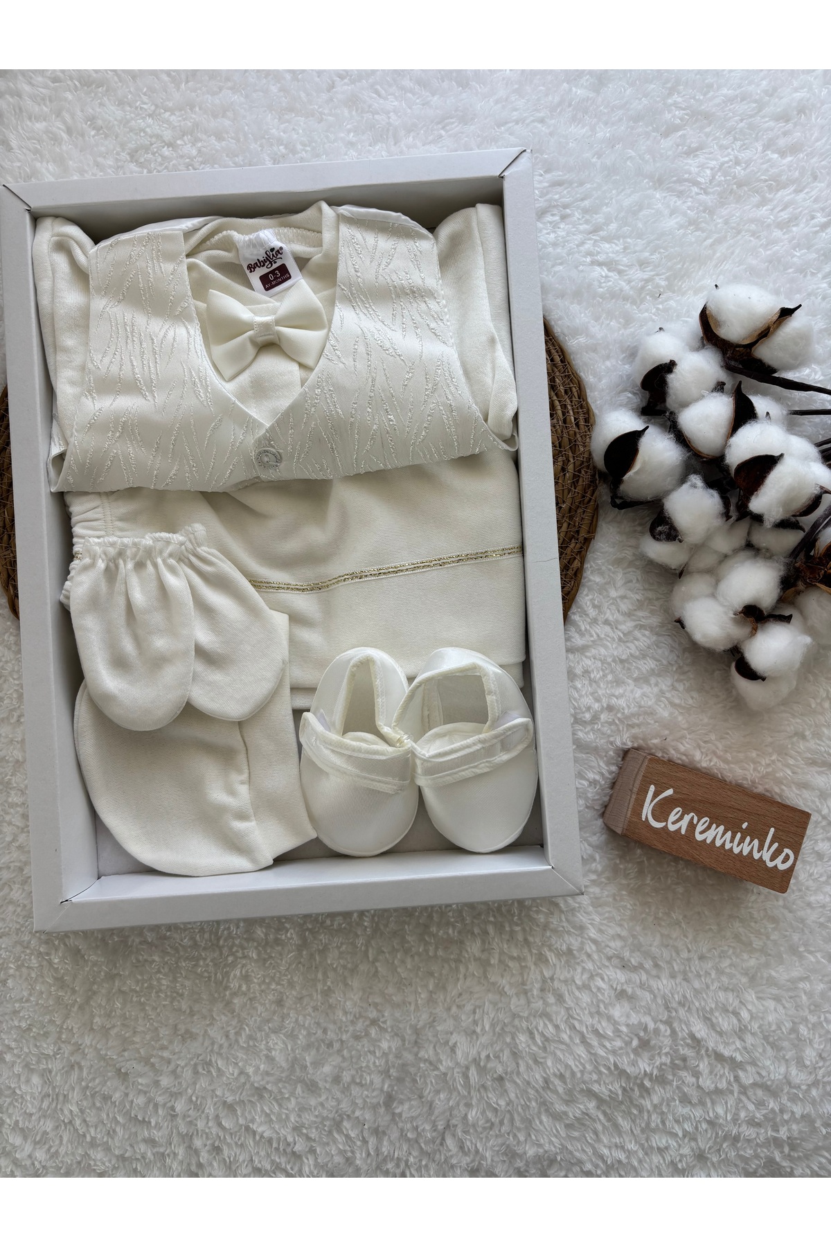 Kereminko Bebek Erkek Bebek Mevlütlük Takım Beyaz Papyonlu Yelekli 5’li Hastane Çıkışı fotoğrafı 3 (önizleme)