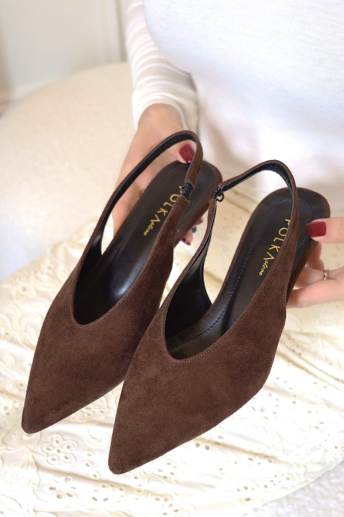 POLKA STORE  Grand Vintage Sivri Burunlu Kısa Kitten Topuklu Acı Kahve Süet Kadın Ayakkabı