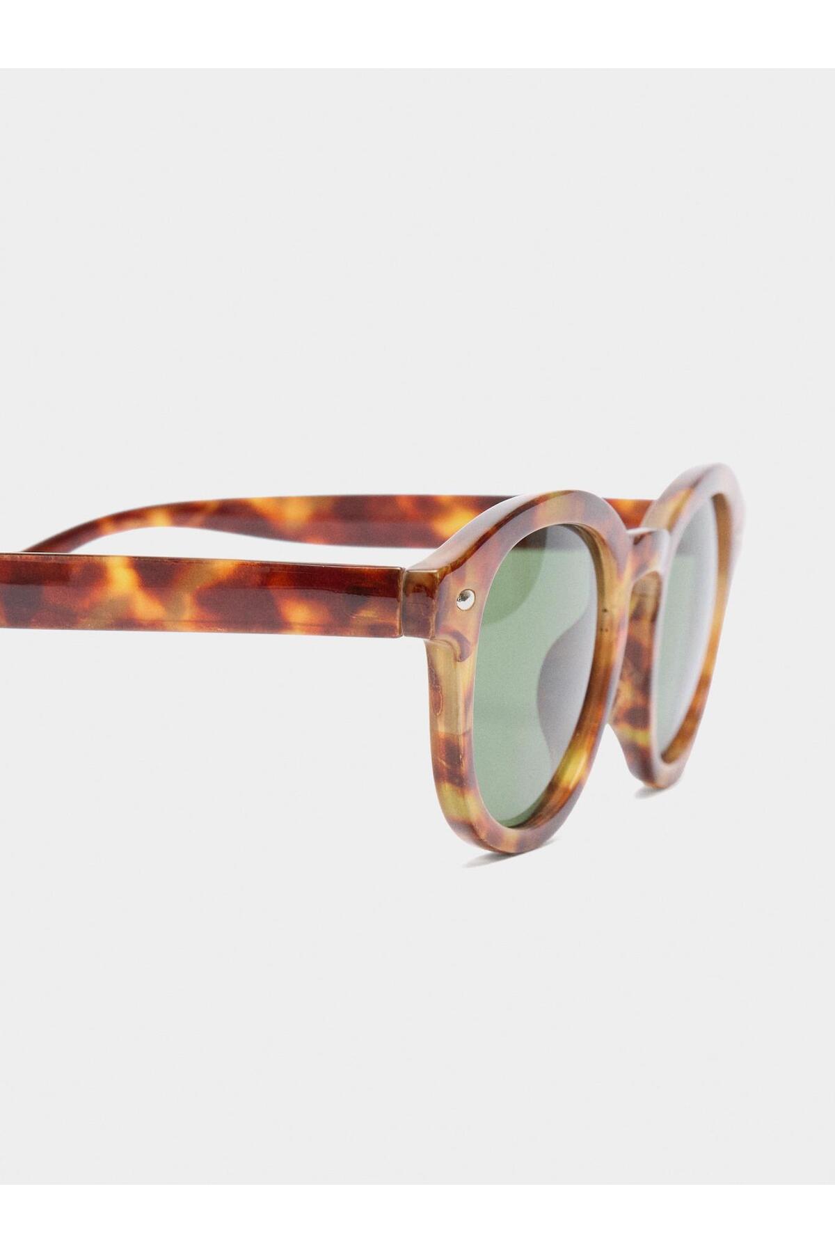 Women's Sunglasses with Round Frame