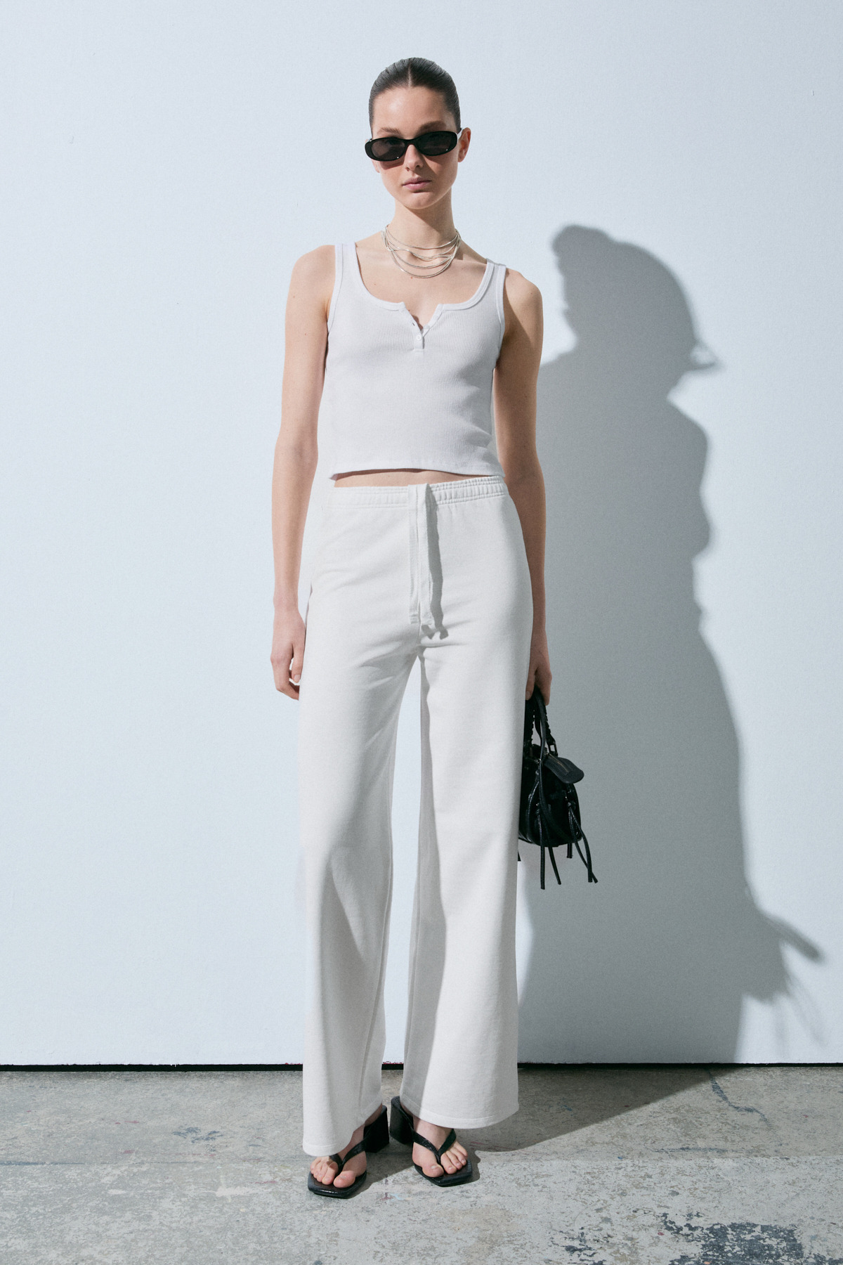 GRIMELANGE  LOVENTA Kadın Geniş Paçalı Regular Fit Taş Detaylı Beyaz Eşofman Altı - Görsel 4