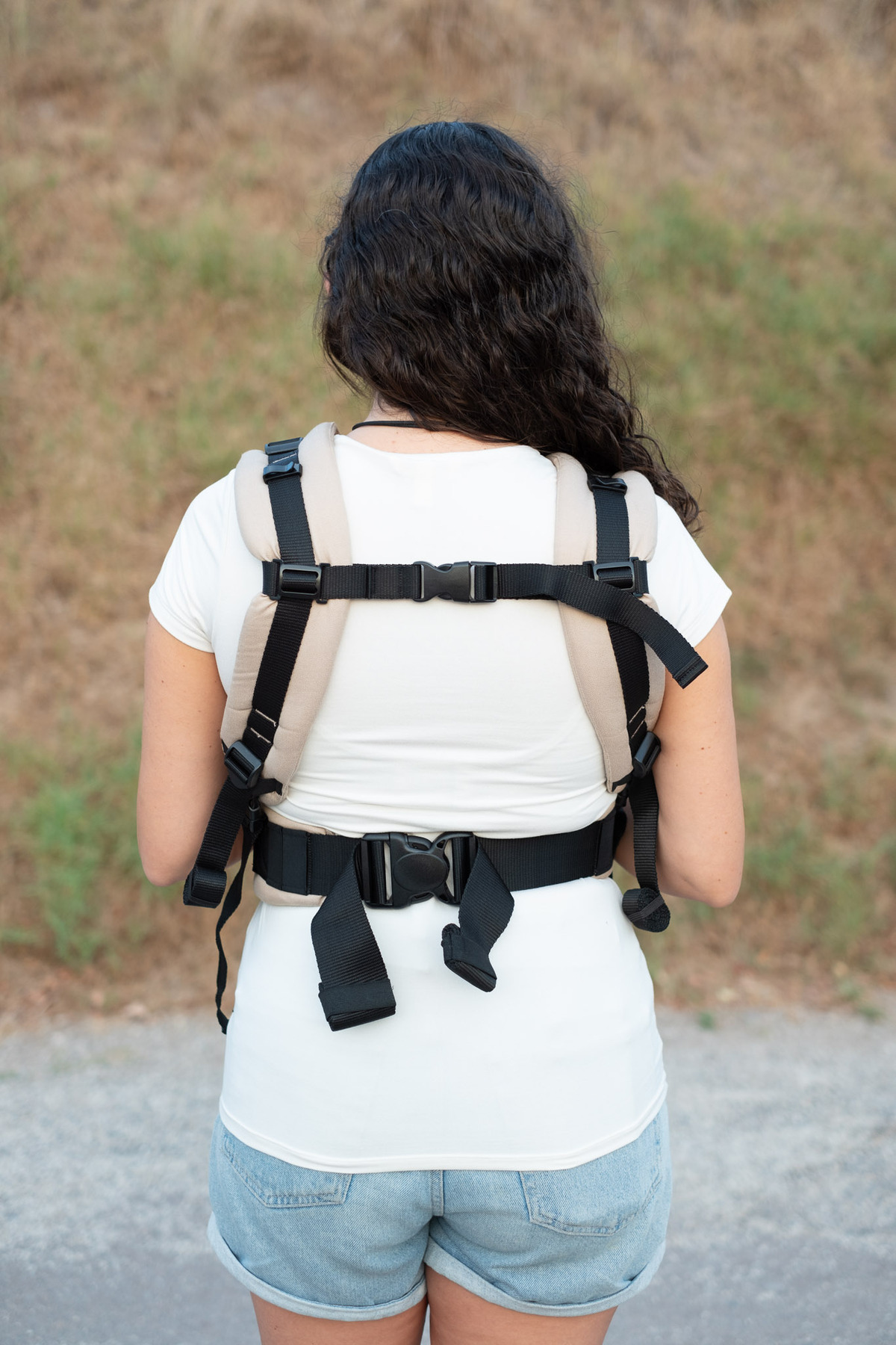 Huggyberry Nest Baby Carrier - Latte fotoğrafı 6 (önizleme)