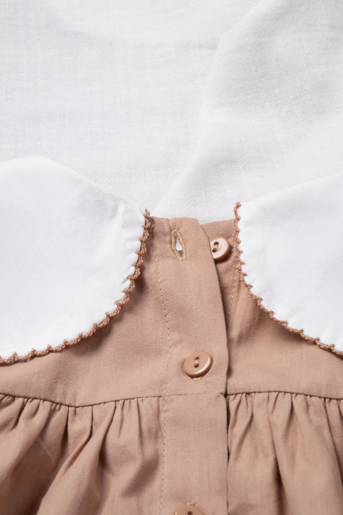 Vauva Nakışlı Elbise Kız Çocuk Yakalı Nakış Detaylı Bayramlık Elbise fotoğrafı 5 (önizleme)