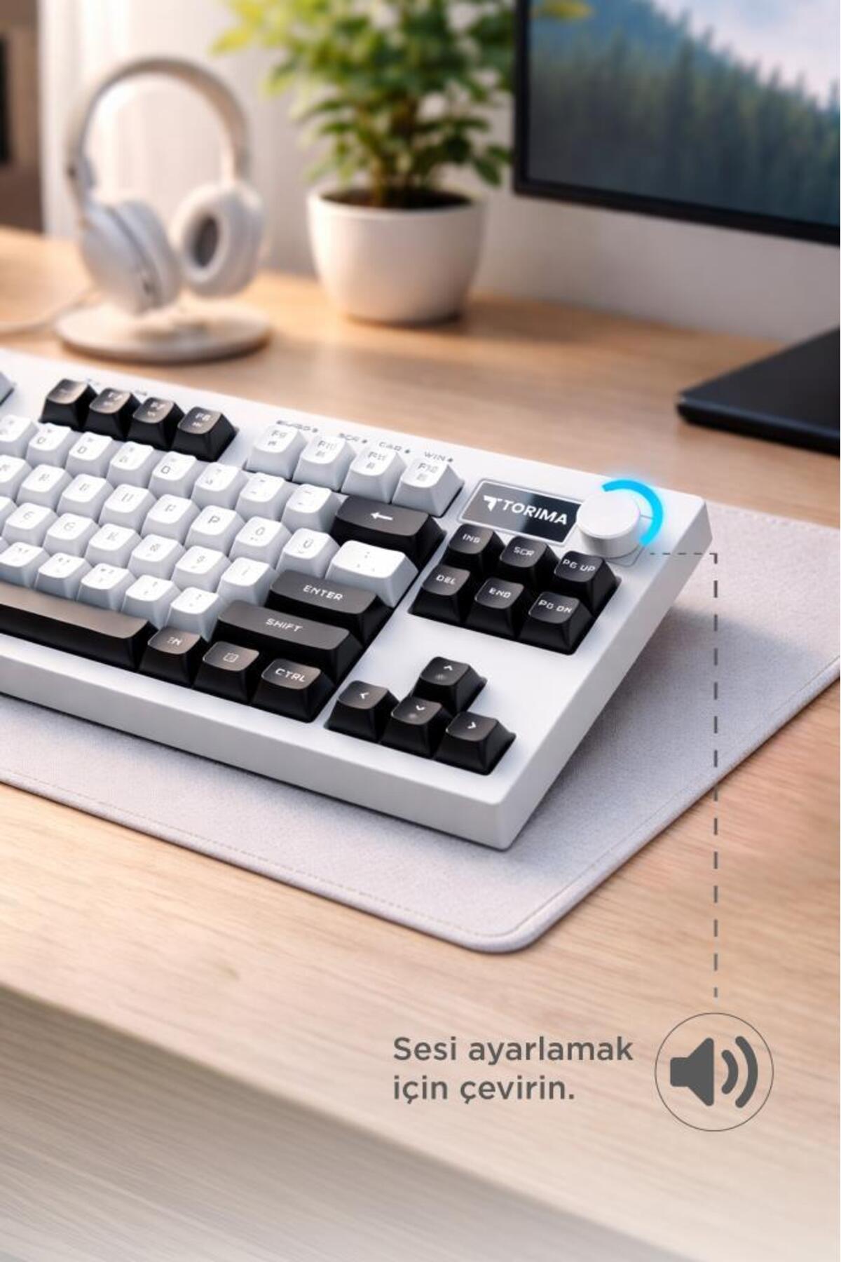 کیبورد کابلی RGB با نور پس‌زمینه و صدای کم Q مدل TK12 سیاه و سفید